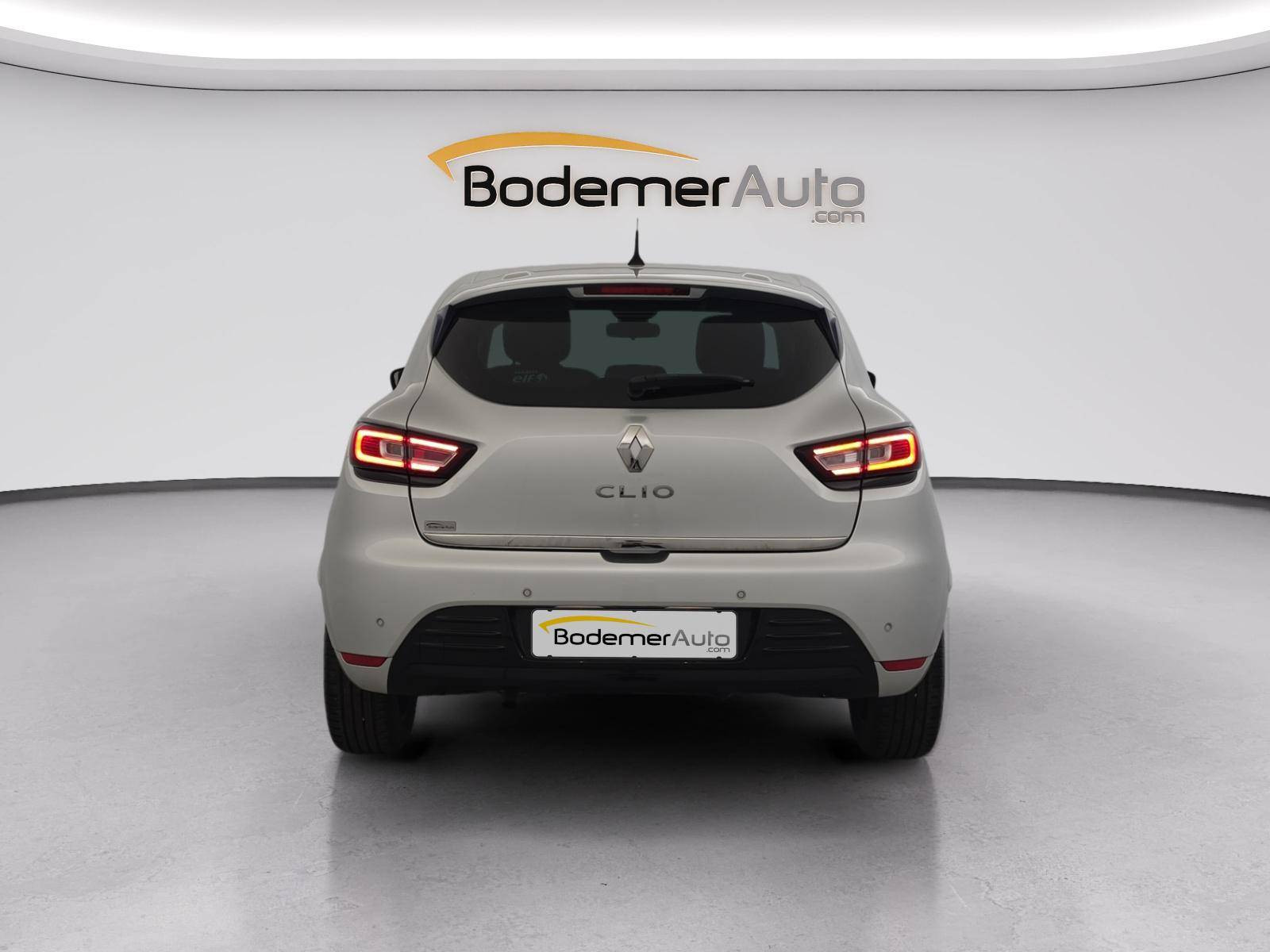 Vente en ligne Renault Clio 4 Clio TCe 90 E6C au prix de 10 990 €