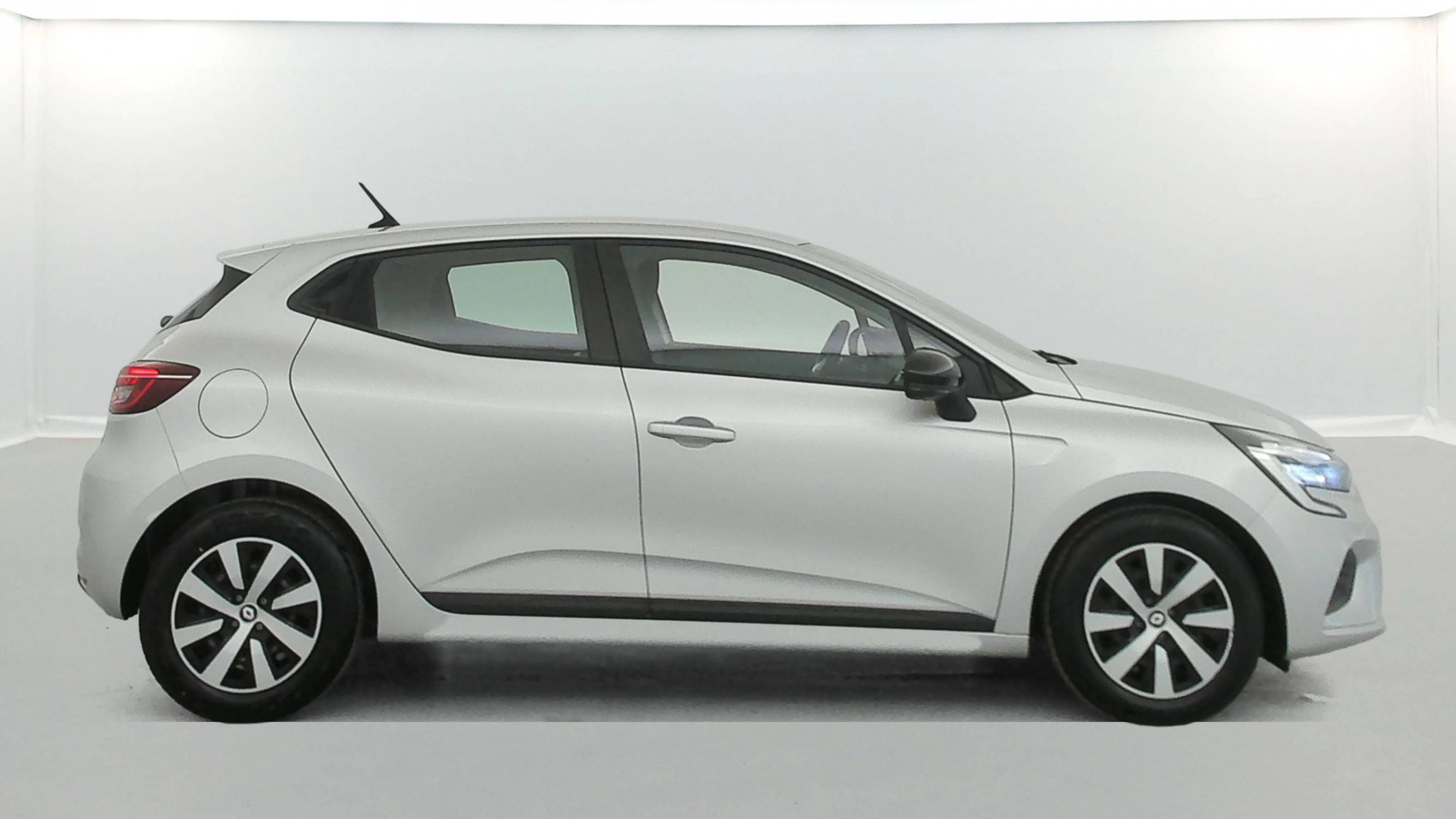 Vente en ligne Renault Clio 5 Clio TCe 90 au prix de 13 290 €