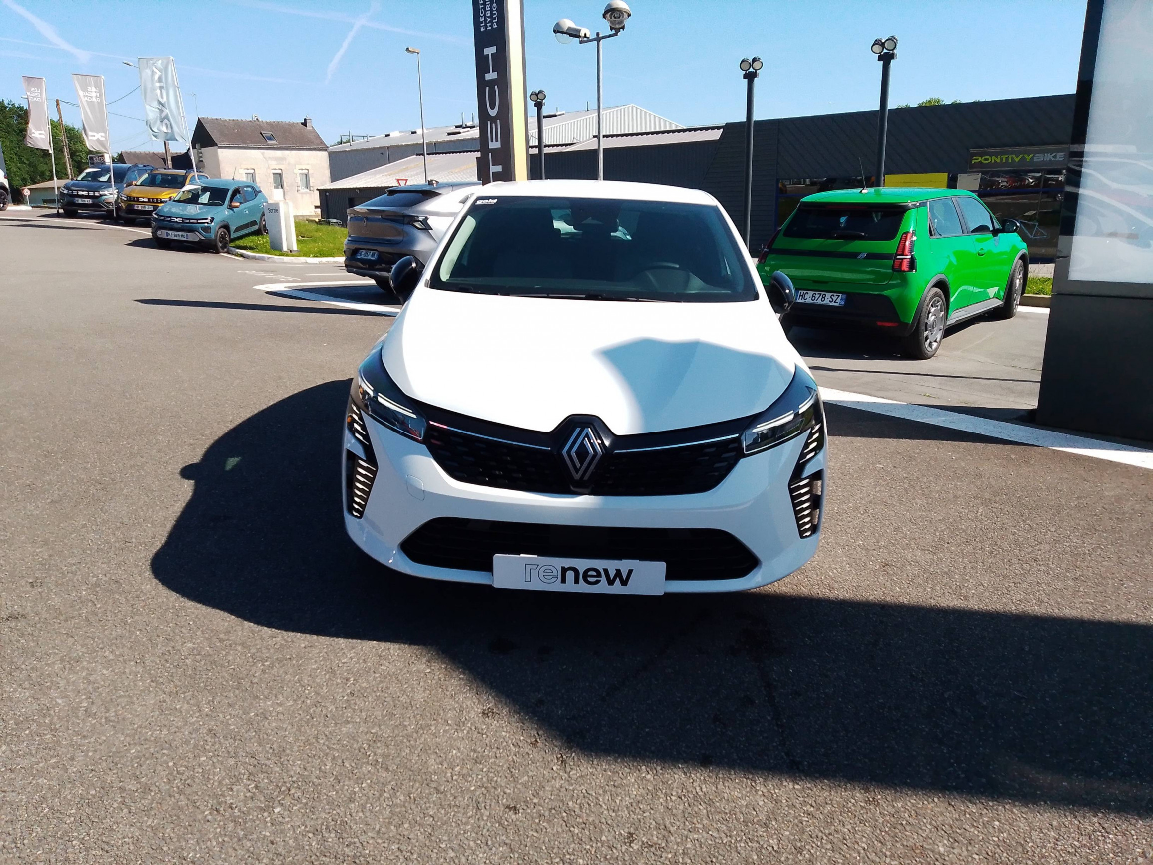 Vente en ligne Renault Clio 5 Clio TCe 90 au prix de 15 790 €