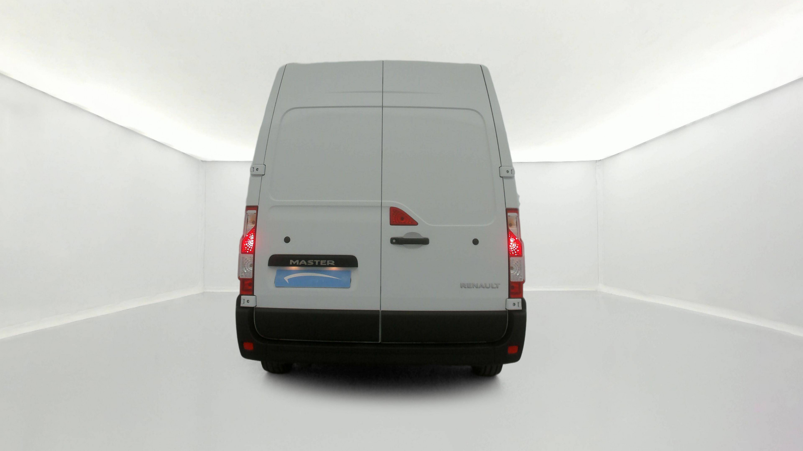 Vente en ligne Renault Master Fourgon MASTER FGN TRAC F3500 L2H2 BLUE DCI 135 au prix de 27 990 €