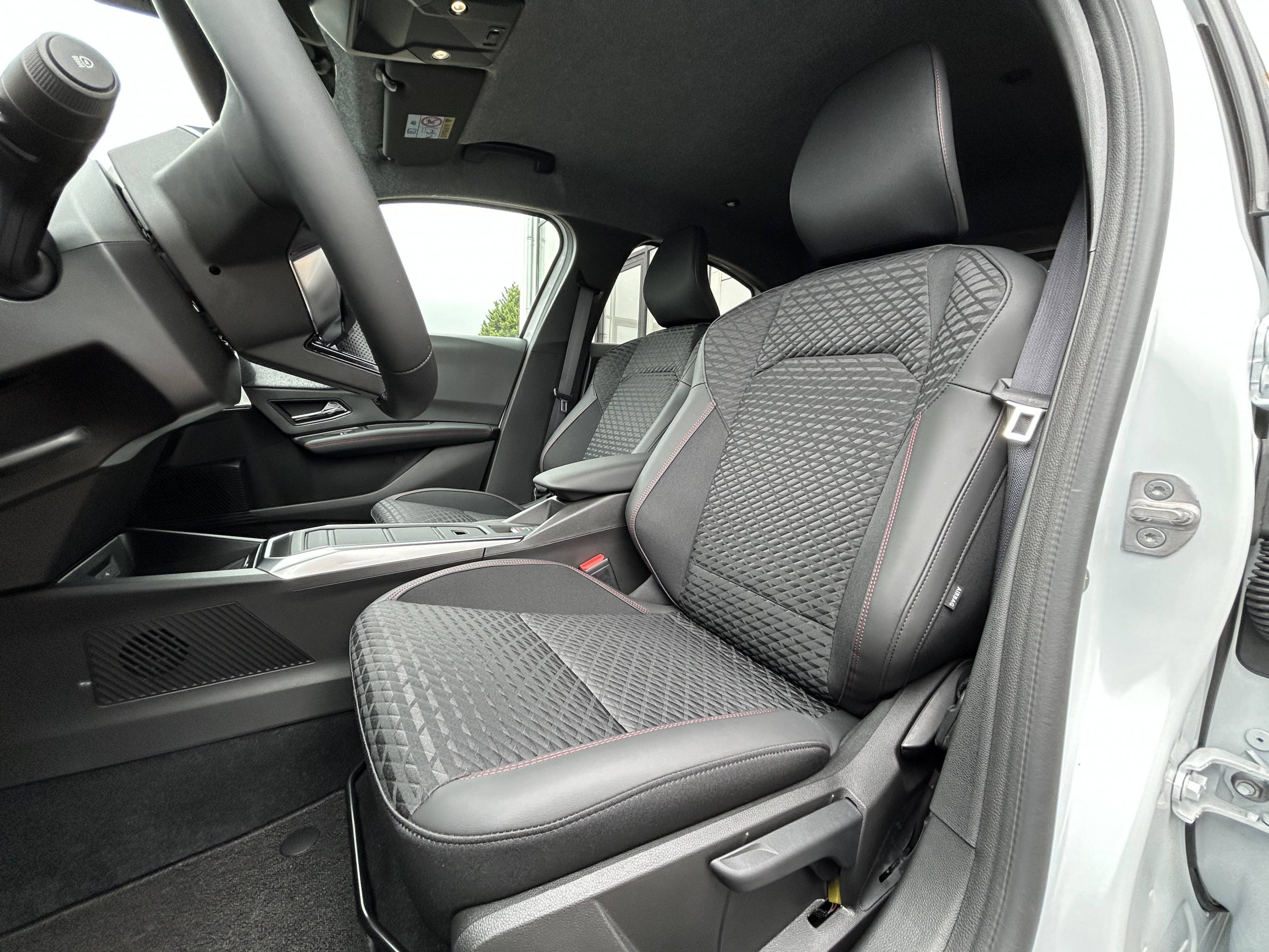 Vente en ligne Renault Clio 6 Clio E-Tech full hybrid 160 ch au prix de 25 780 €