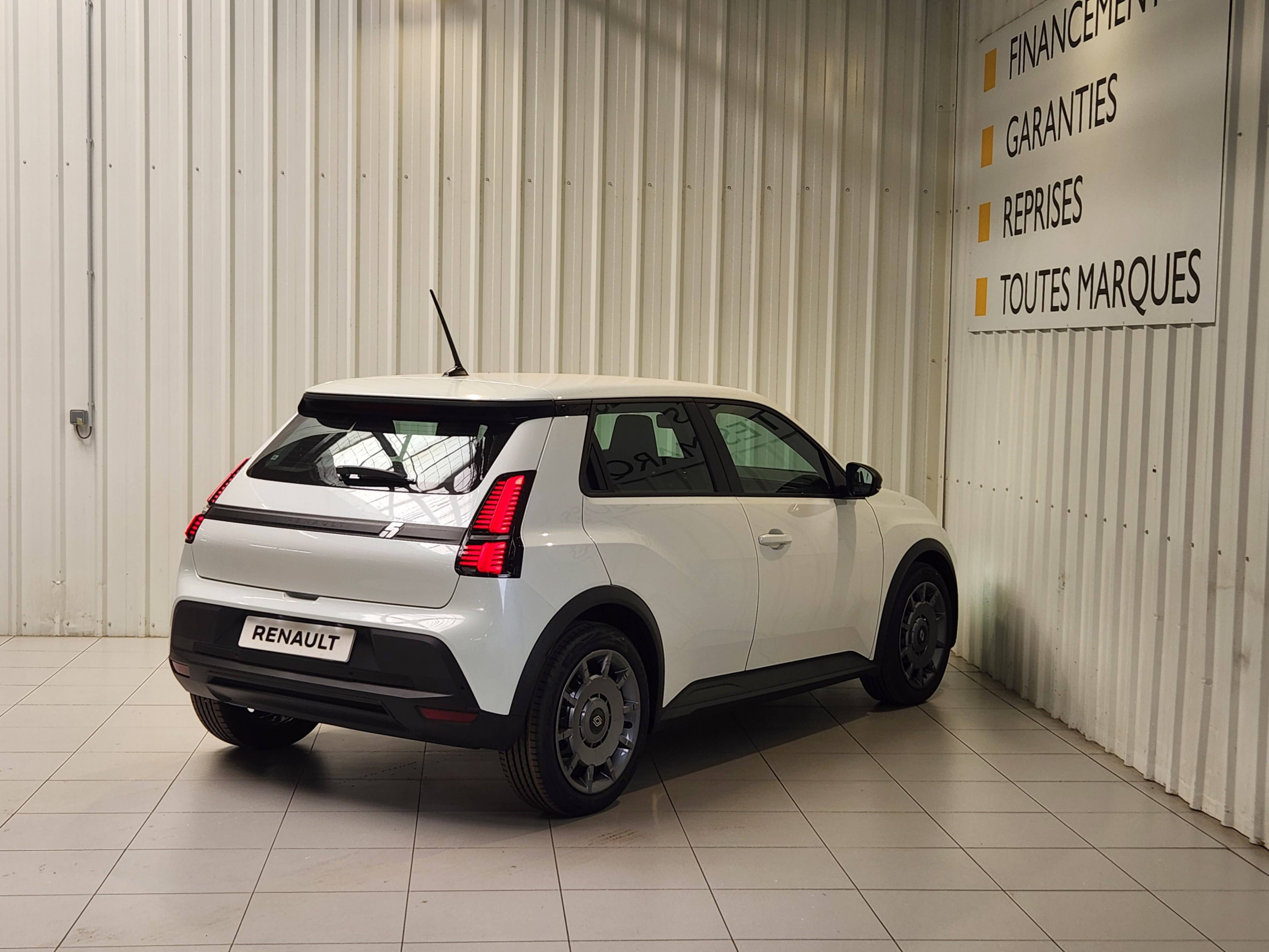 Vente en ligne Renault R5 E-Tech  120 ch autonomie urbaine au prix de 27 690 €