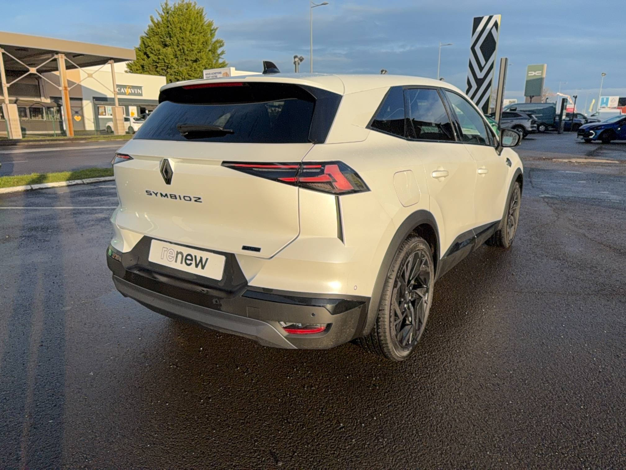 Vente en ligne Renault Symbioz  E-Tech full hybrid 160 ch au prix de 37 190 €