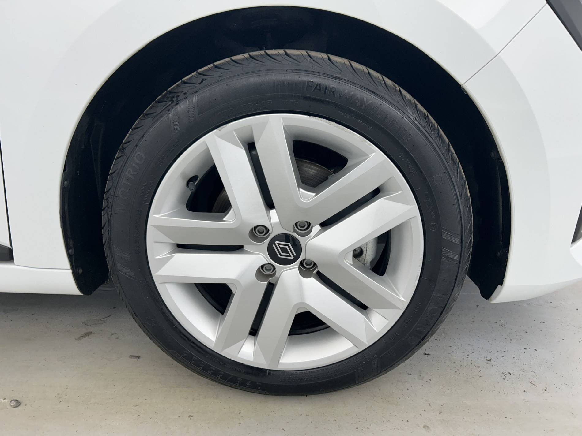 Vente en ligne Renault Clio 5 Clio E-Tech full hybrid 145 ch GSR2 au prix de 19 990 €