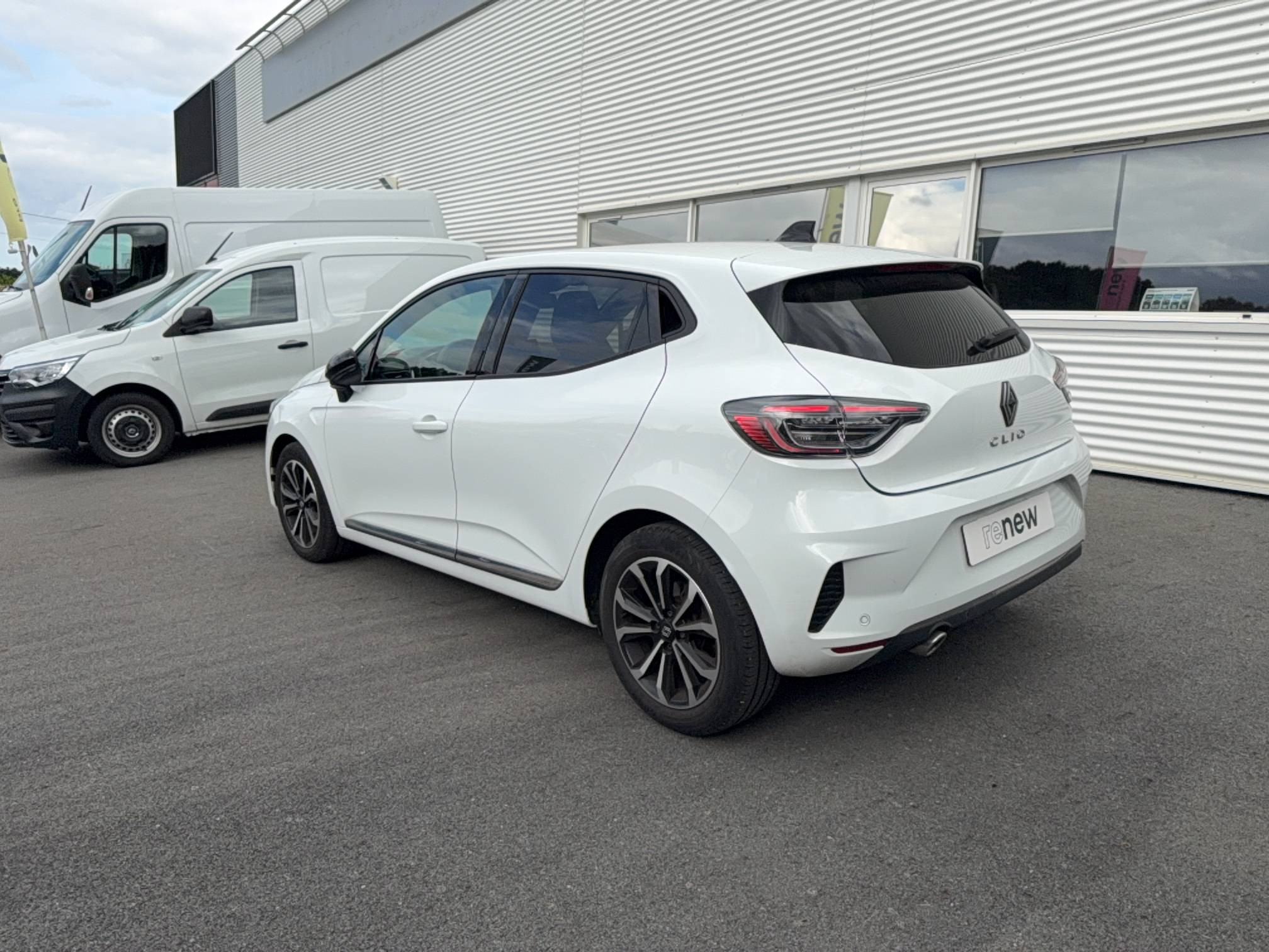 Vente en ligne Renault Clio 5 Clio TCe 90 au prix de 16 390 €
