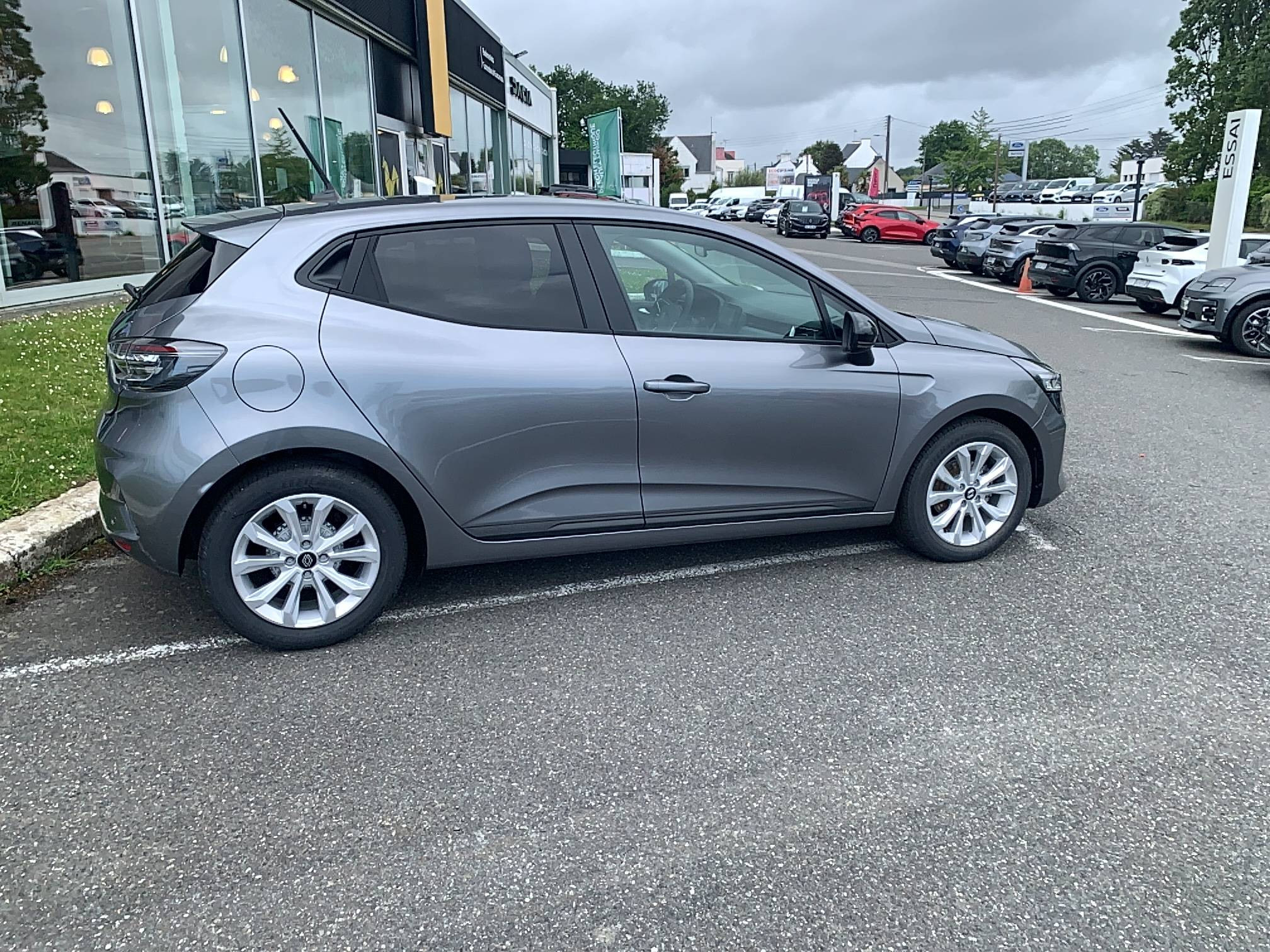 Vente en ligne Renault Clio 5 Clio TCe 90 ch au prix de 18 390 €
