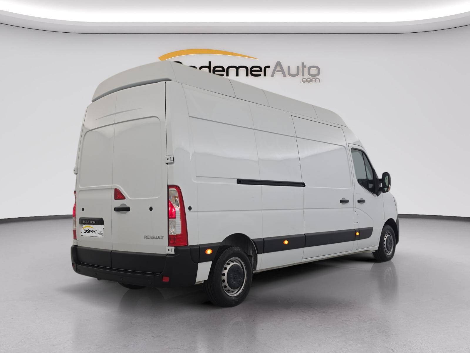 Vente en ligne Renault Master Fourgon MASTER FGN TRAC F3500 L3H3 BLUE DCI 135 au prix de 24 490 €