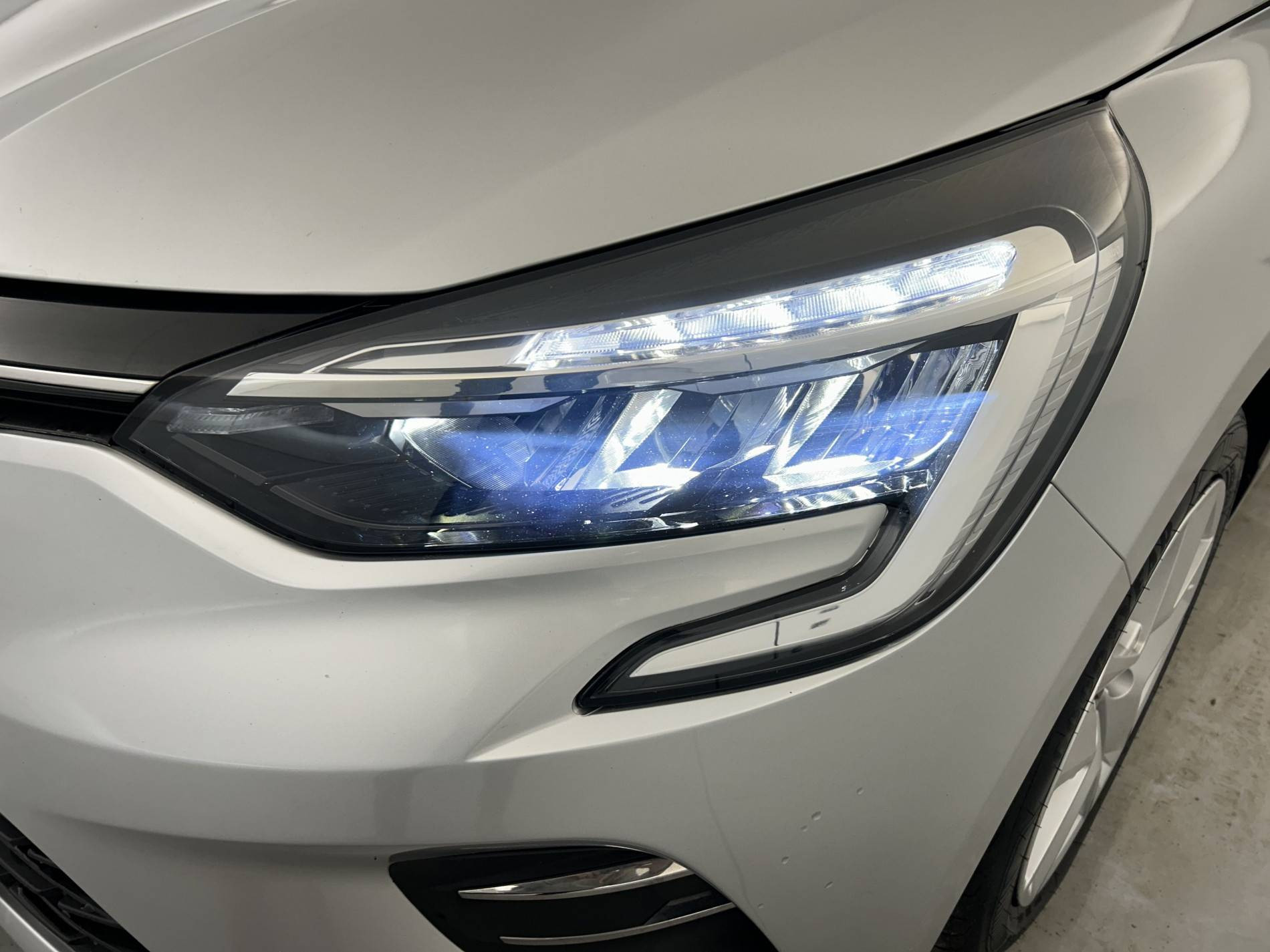 Vente en ligne Renault Clio 5 Clio Blue dCi 100 - 21N au prix de 14 490 €