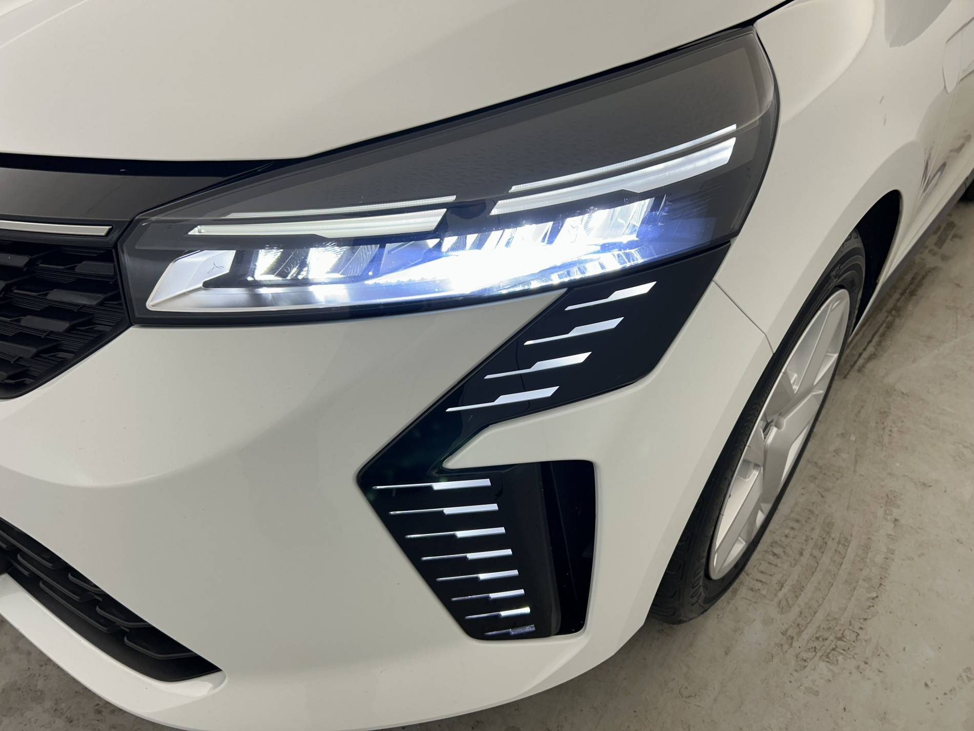 Vente en ligne Renault Clio 5 Clio TCe 90 au prix de 15 990 €