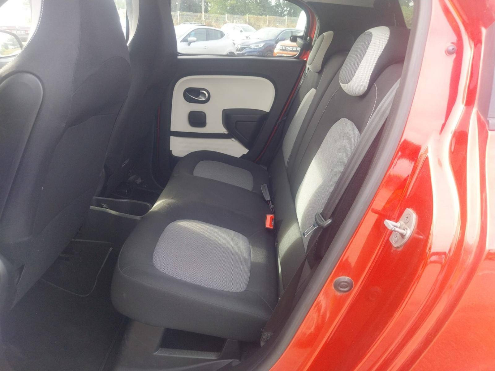 Vente en ligne Renault Twingo 3  0.9 TCe 90 E6C au prix de 13 490 €