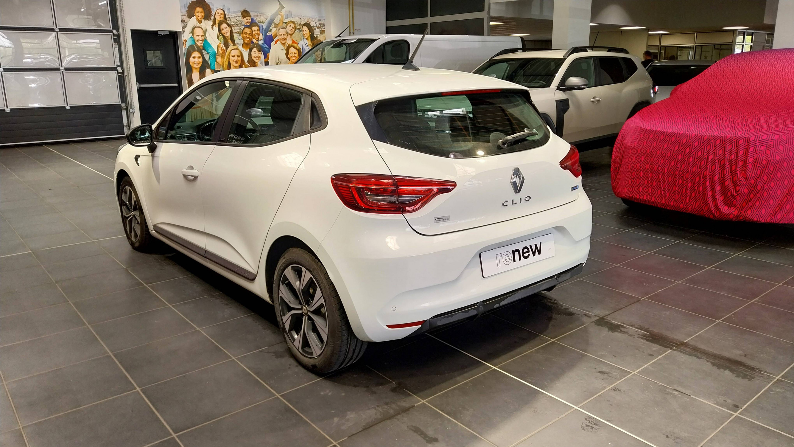 Vente en ligne Renault Clio 5 Clio E-Tech 140 - 21 au prix de 14 990 €