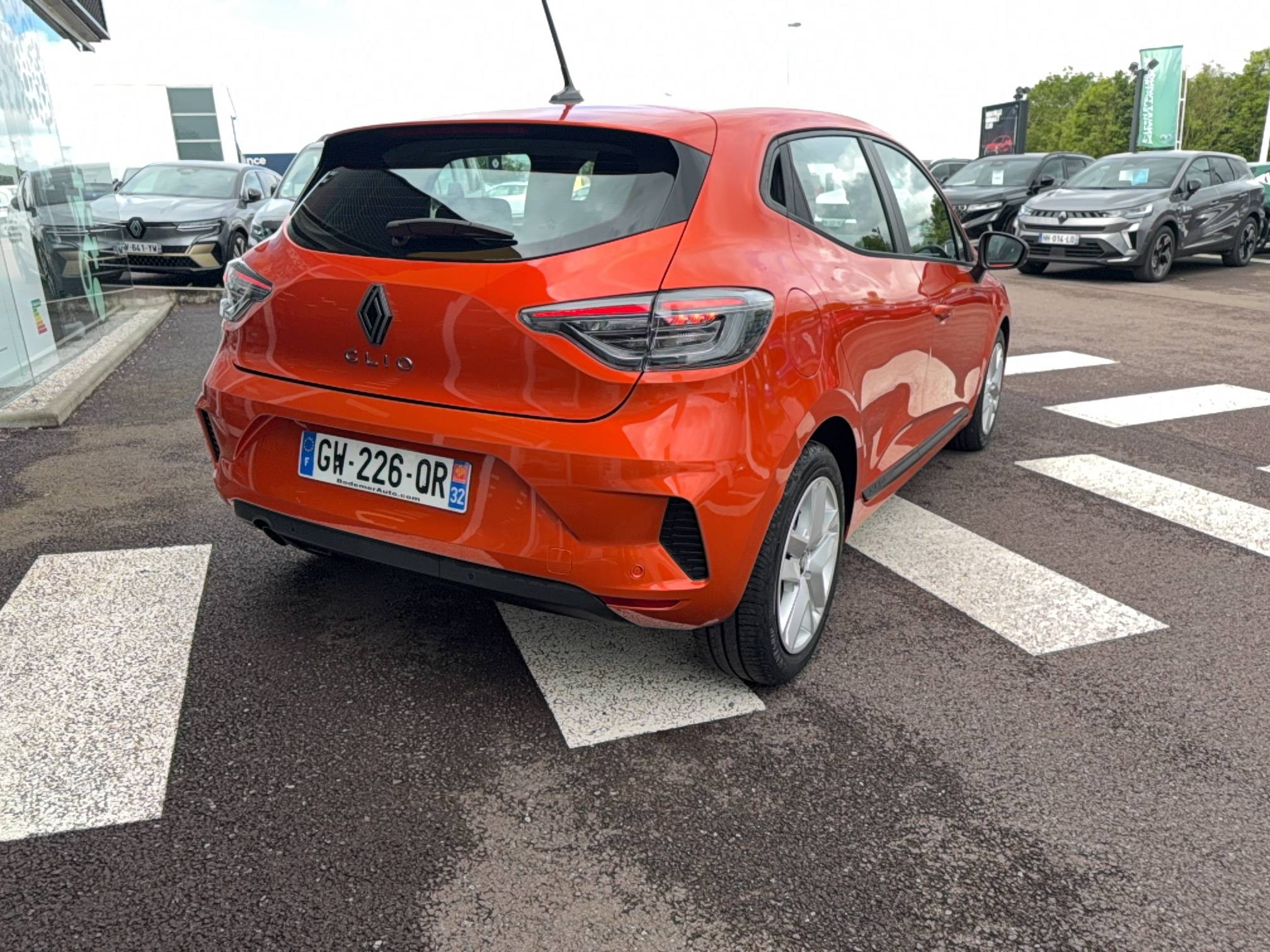 Vente en ligne Renault Clio 5 Clio TCe 100 GPL au prix de 14 990 €