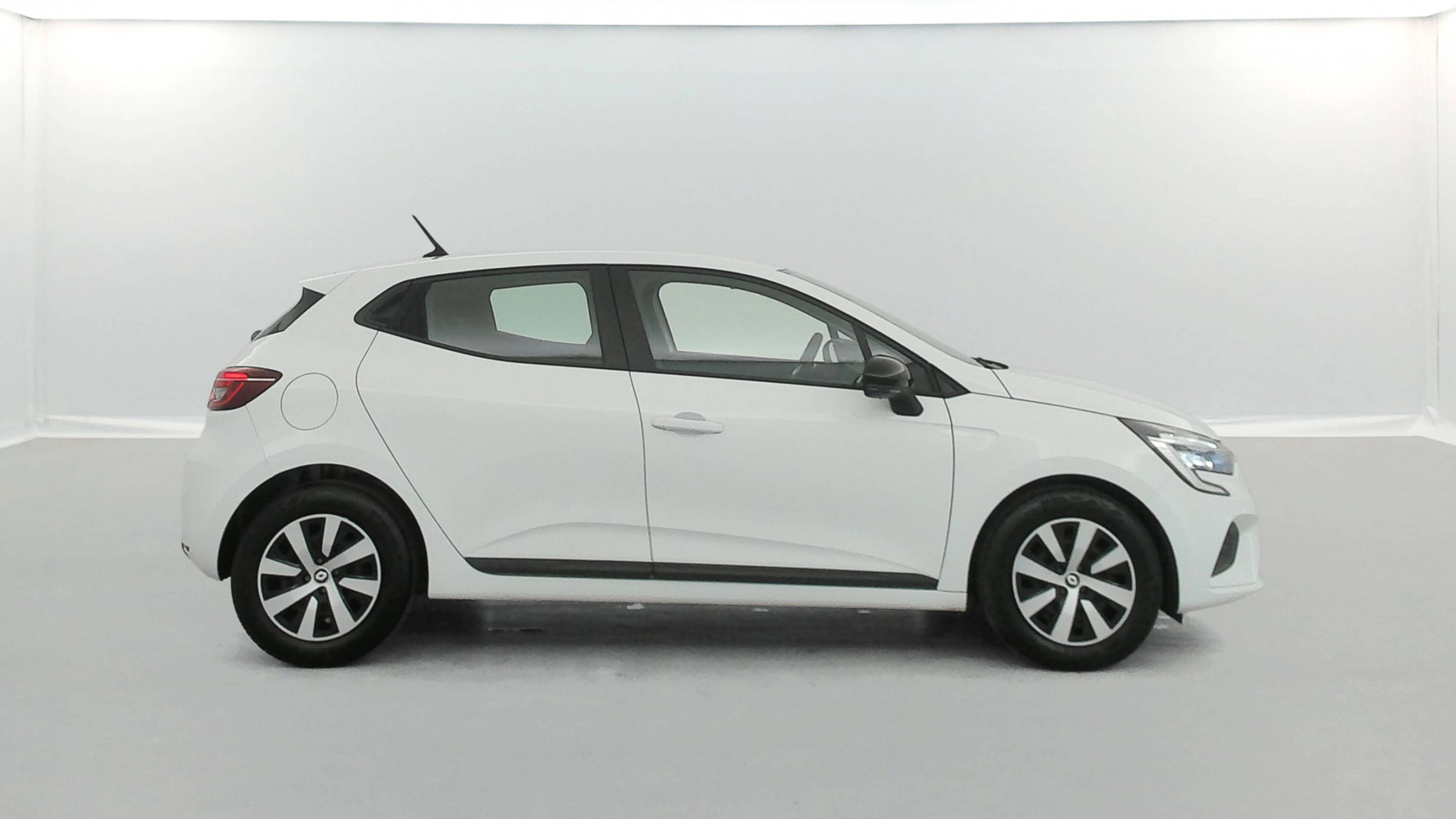 Vente en ligne Renault Clio 5 Clio TCe 90 au prix de 13 790 €