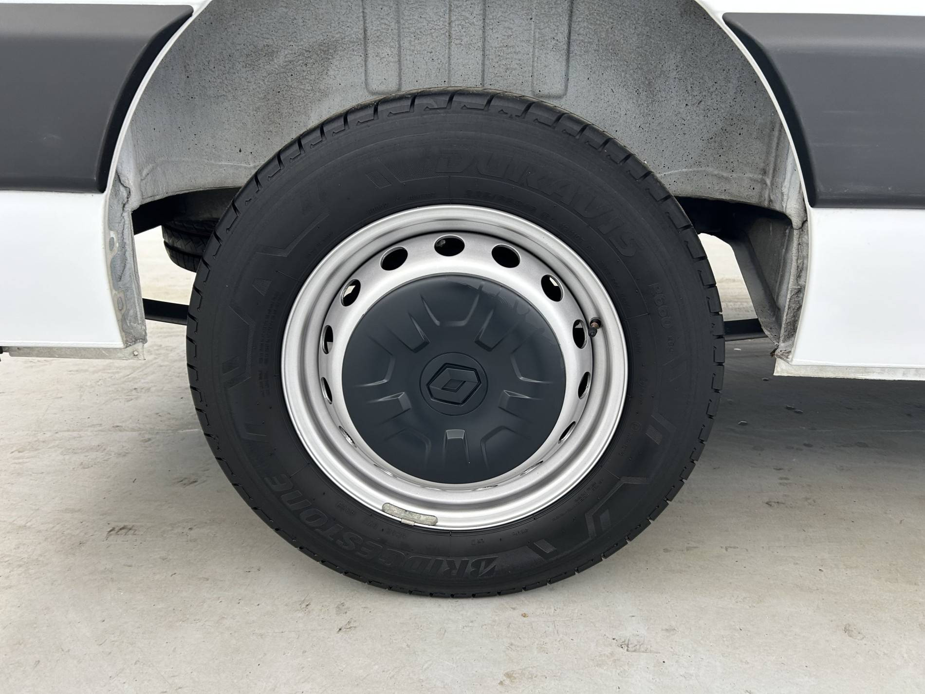 Vente en ligne Renault Master Fourgon MASTER FGN TRAC F3500 L2H2 BLUE DCI 135 au prix de 24 990 €