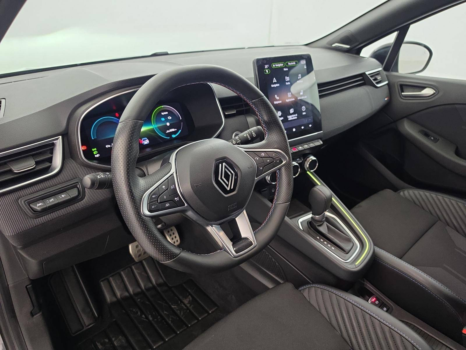 Vente en ligne Renault Clio 5 Clio E-Tech full hybrid 145 au prix de 19 785 €