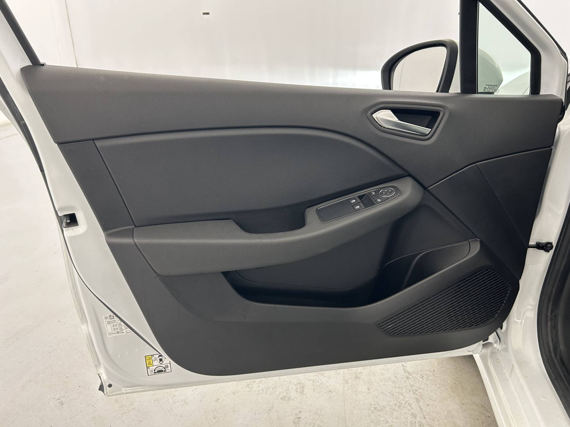 Vente en ligne Renault Clio 5 Clio E-Tech 140 - 21N au prix de 16 590 €