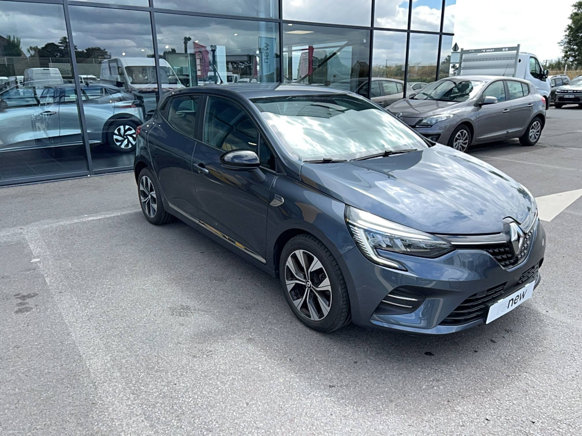 Vente en ligne Renault Clio 5 Clio TCe 90 - 21N au prix de 13 490 €