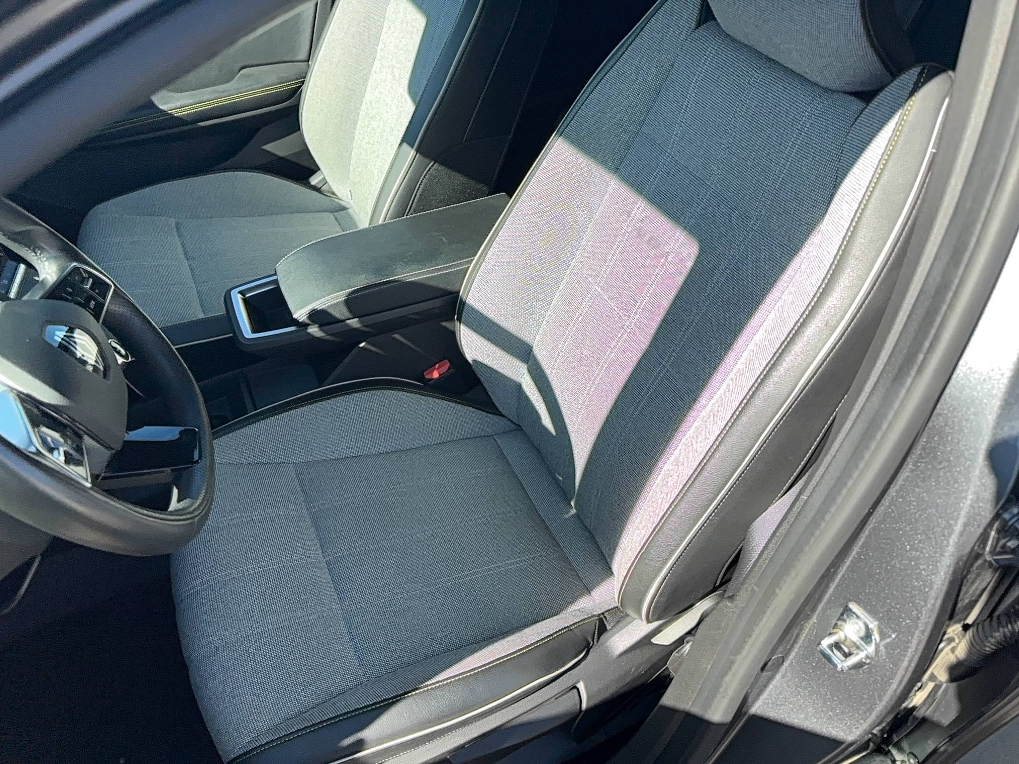 Vente en ligne Renault Megane E-Tech  EV60 220 ch super charge au prix de 23 490 €