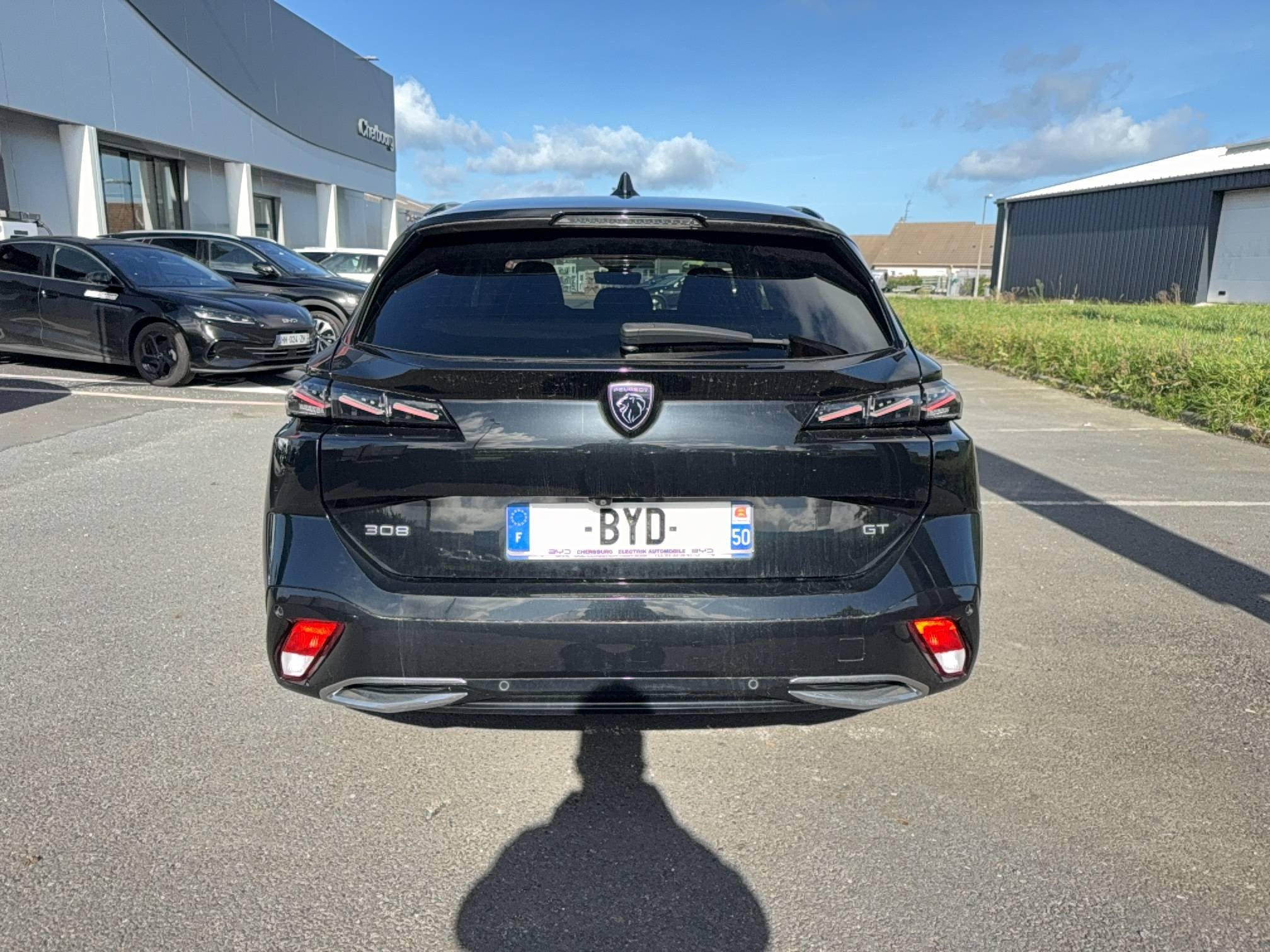 Vente en ligne Peugeot 308 SW  BlueHDi 130ch S&S EAT8 au prix de 17 490 €