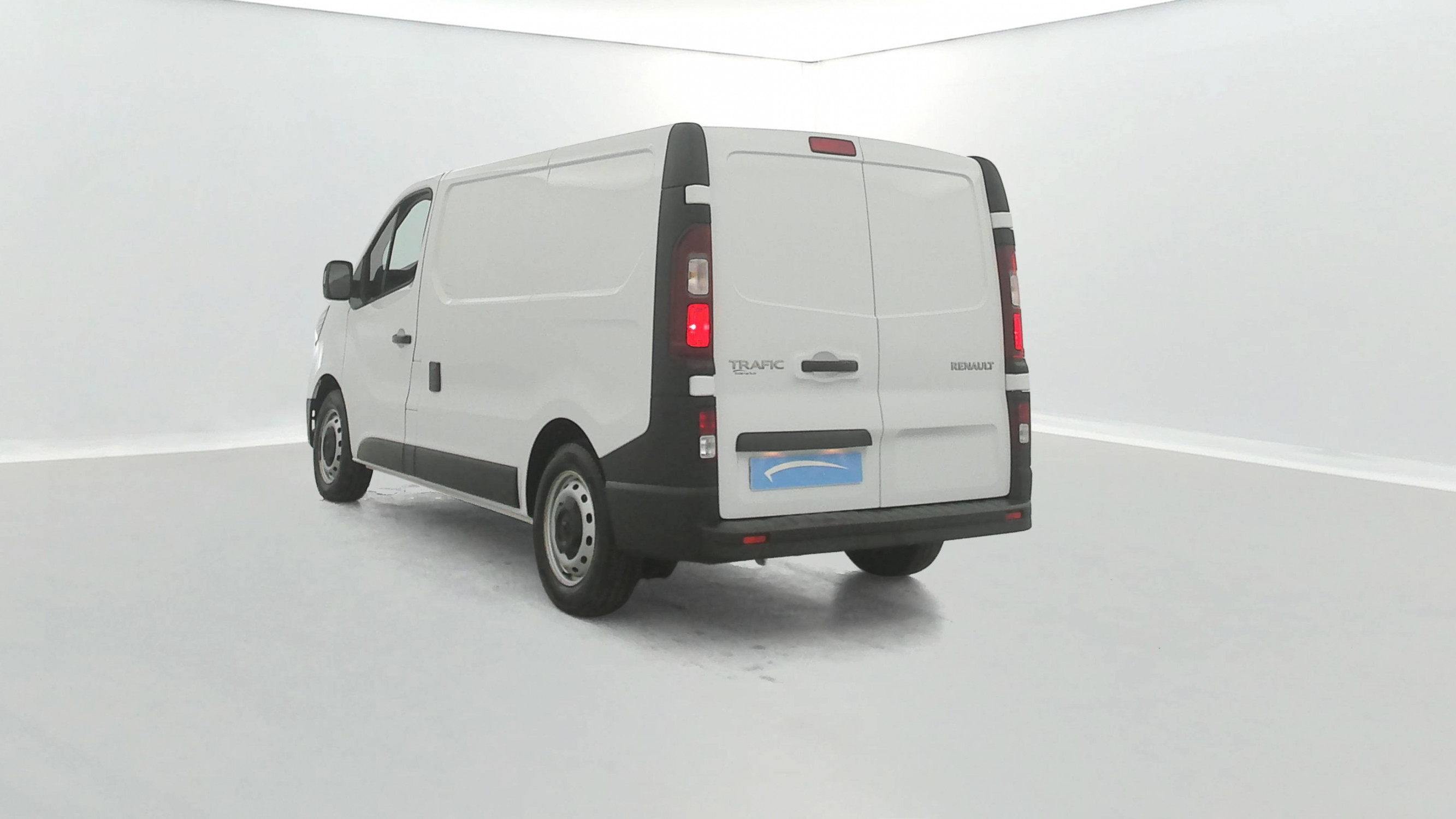 Vente en ligne Renault Trafic 3 Fourgon TRAFIC FGN L1H1 3000 KG BLUE DCI 130 au prix de 23 990 €