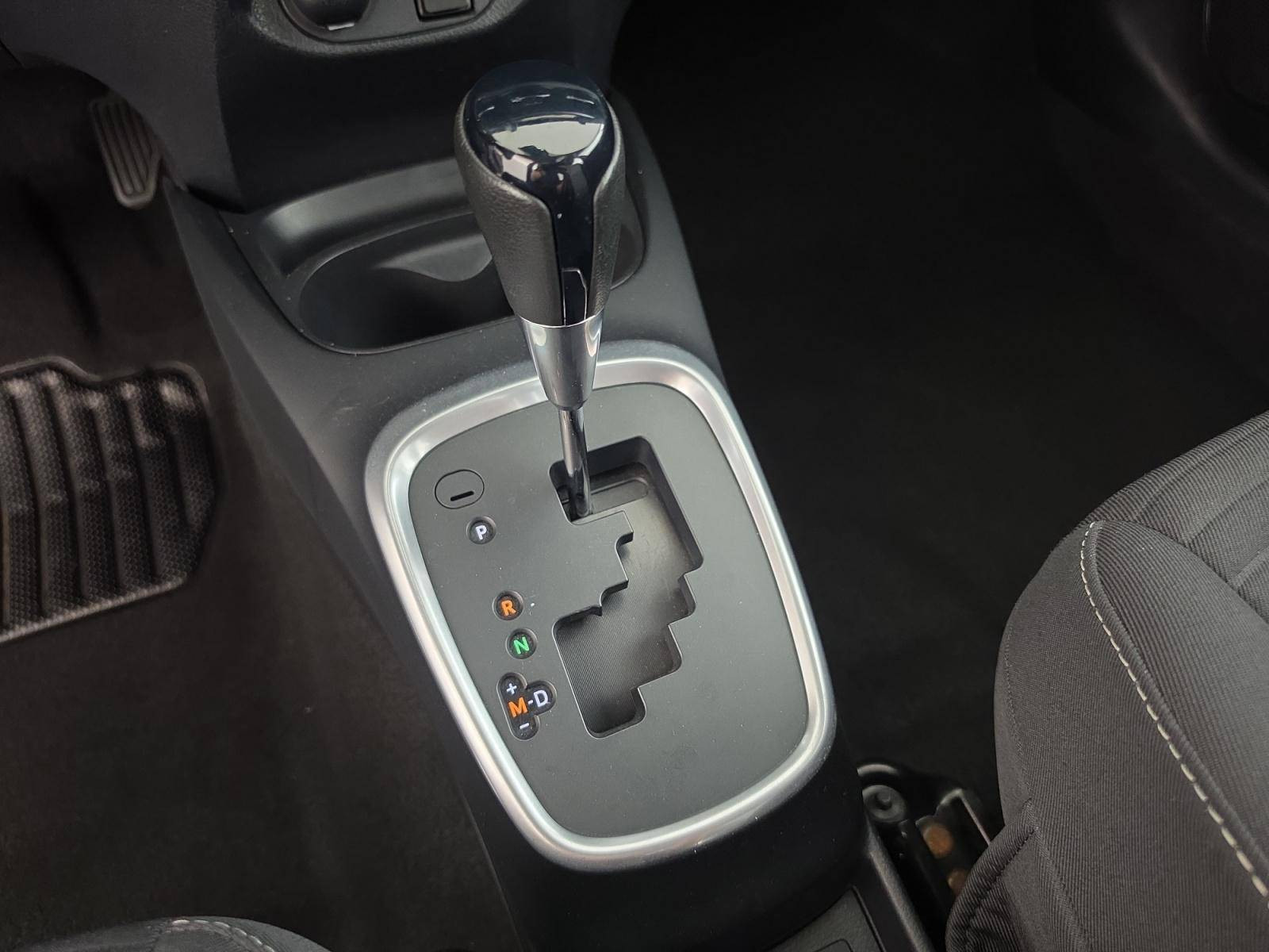 Vente en ligne Toyota Yaris Yaris Pro 110 VVT-i CVT au prix de 12 990 €