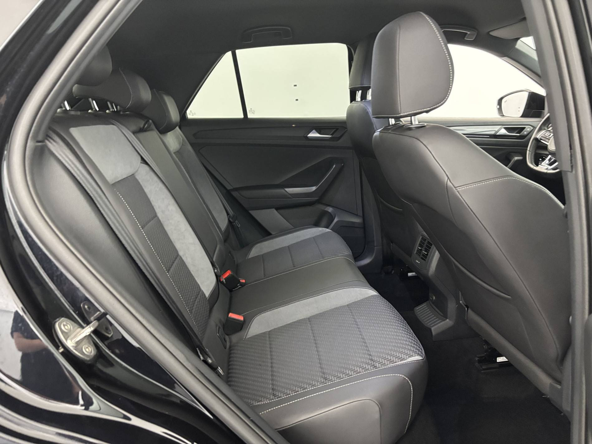 Vente en ligne Volkswagen T-Roc  2.0 TDI 150 Start/Stop DSG7 au prix de 22 590 €