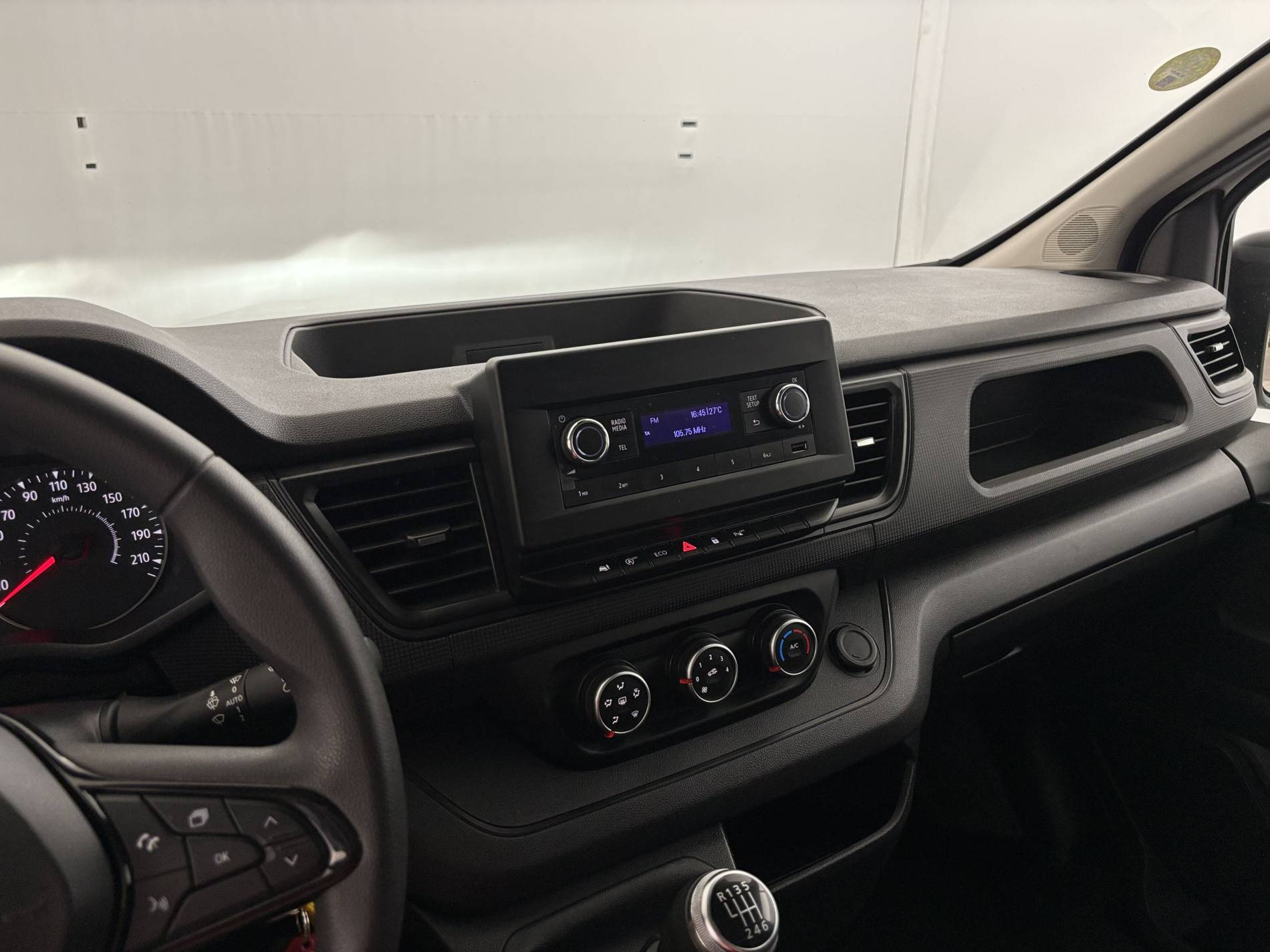 Vente en ligne Renault Trafic 3 Fourgon TRAFIC FGN L1H1 2800 KG BLUE DCI 110 au prix de 17 790 €