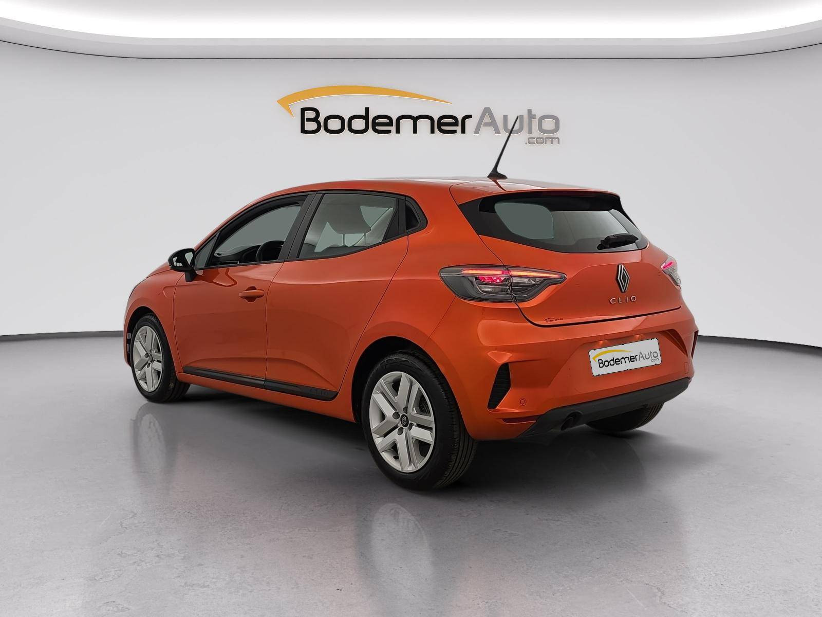 Vente en ligne Renault Clio 5 Clio TCe 90 au prix de 15 490 €
