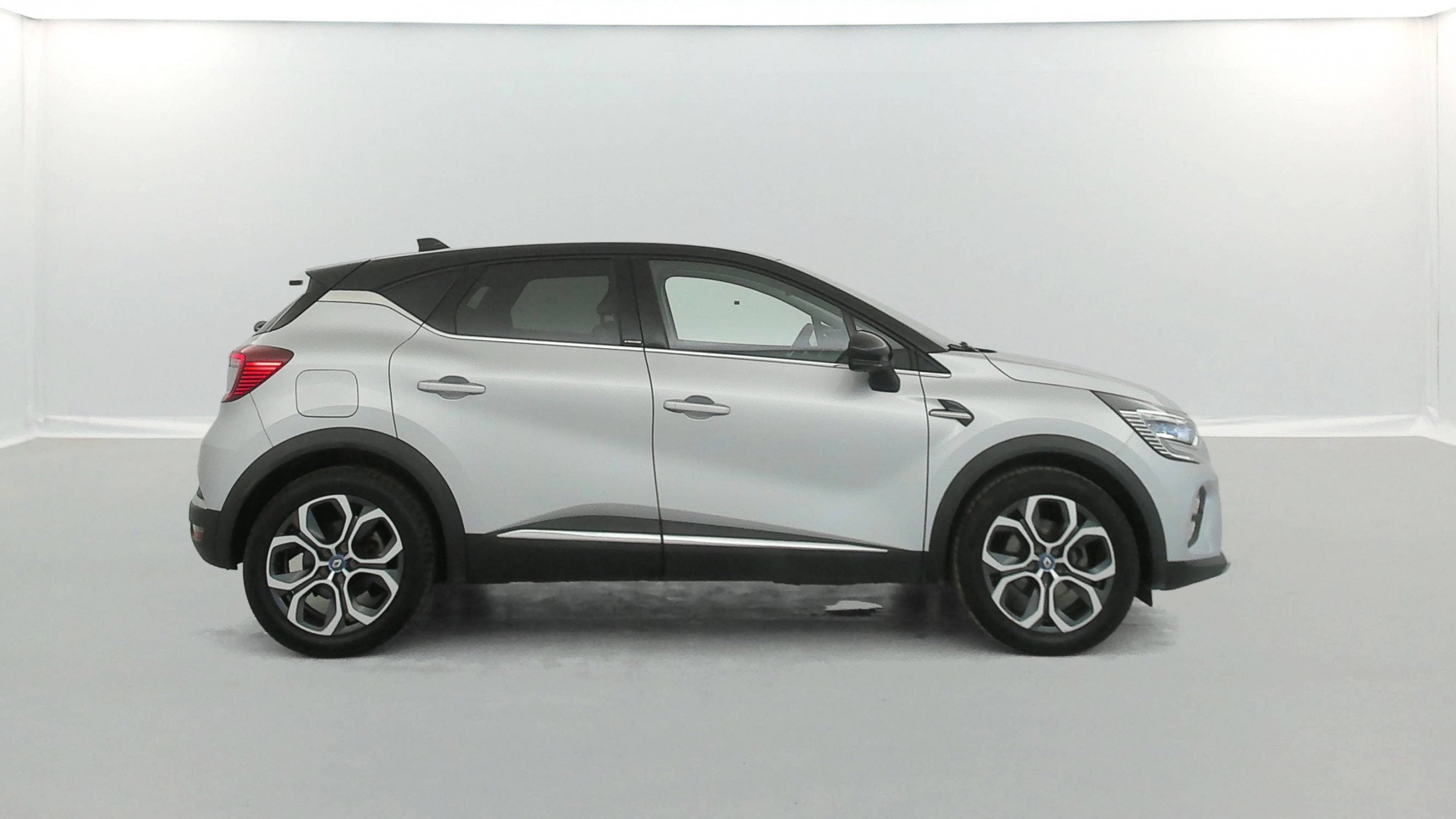 Vente en ligne Renault Captur  E-Tech Plug-in 160 au prix de 15 690 €