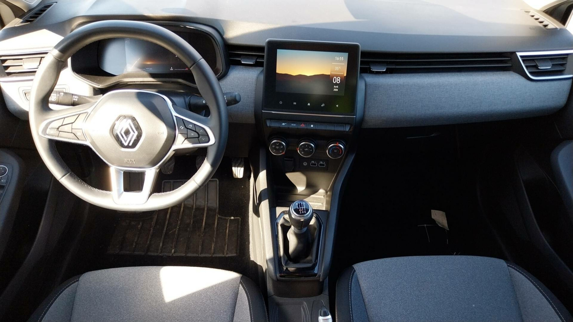 Vente en ligne Renault Clio 5 Clio TCe 90 au prix de 15 790 €