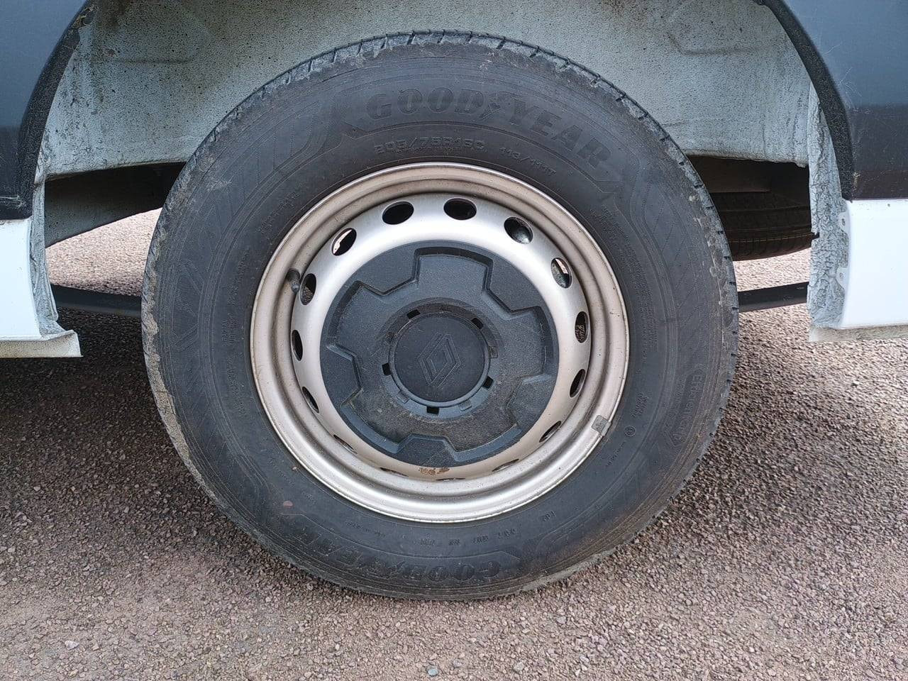 Vente en ligne Renault Master Fourgon MASTER FG BLUE DCI 130 L2H2 3T5 TR au prix de 31 990 €