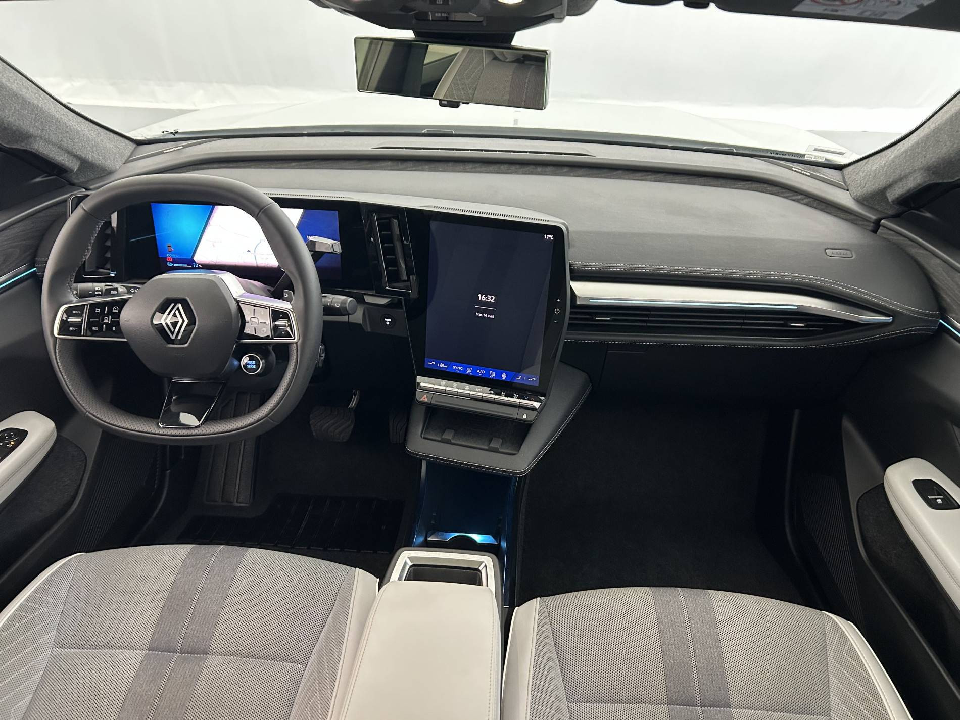 Vente en ligne Renault Scenic E-Tech  220 ch grande autonomie au prix de 40 890 €