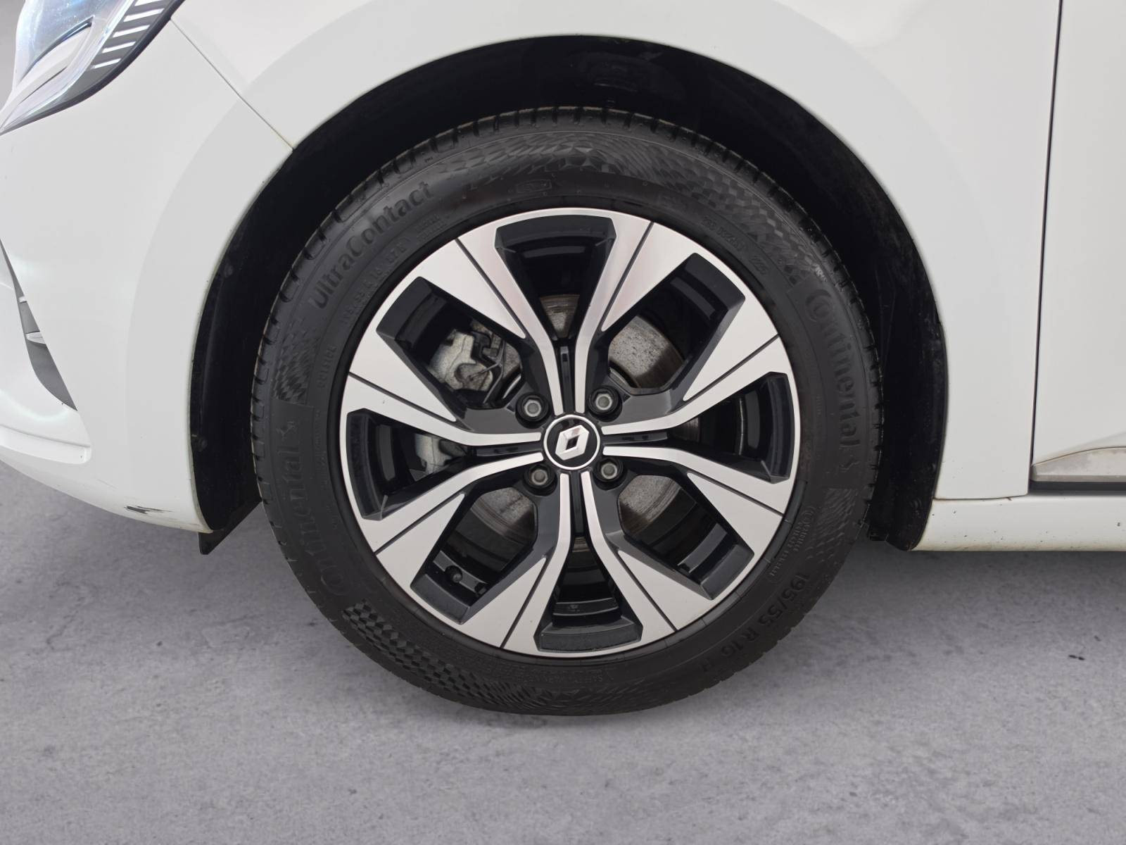 Vente en ligne Renault Clio 5 Clio E-Tech full hybrid 145 au prix de 15 690 €