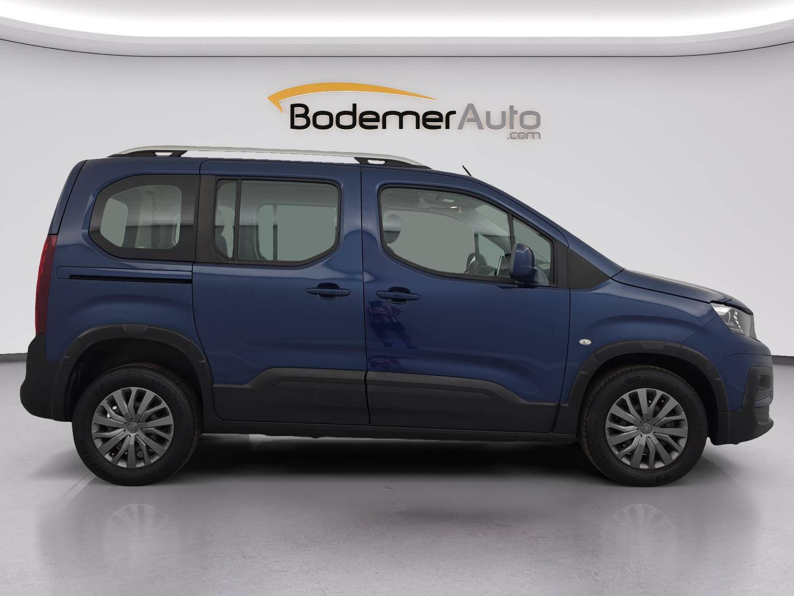 Vente en ligne Peugeot Rifter  Standard PureTech 110 S&S BVM6 au prix de 16 991 €