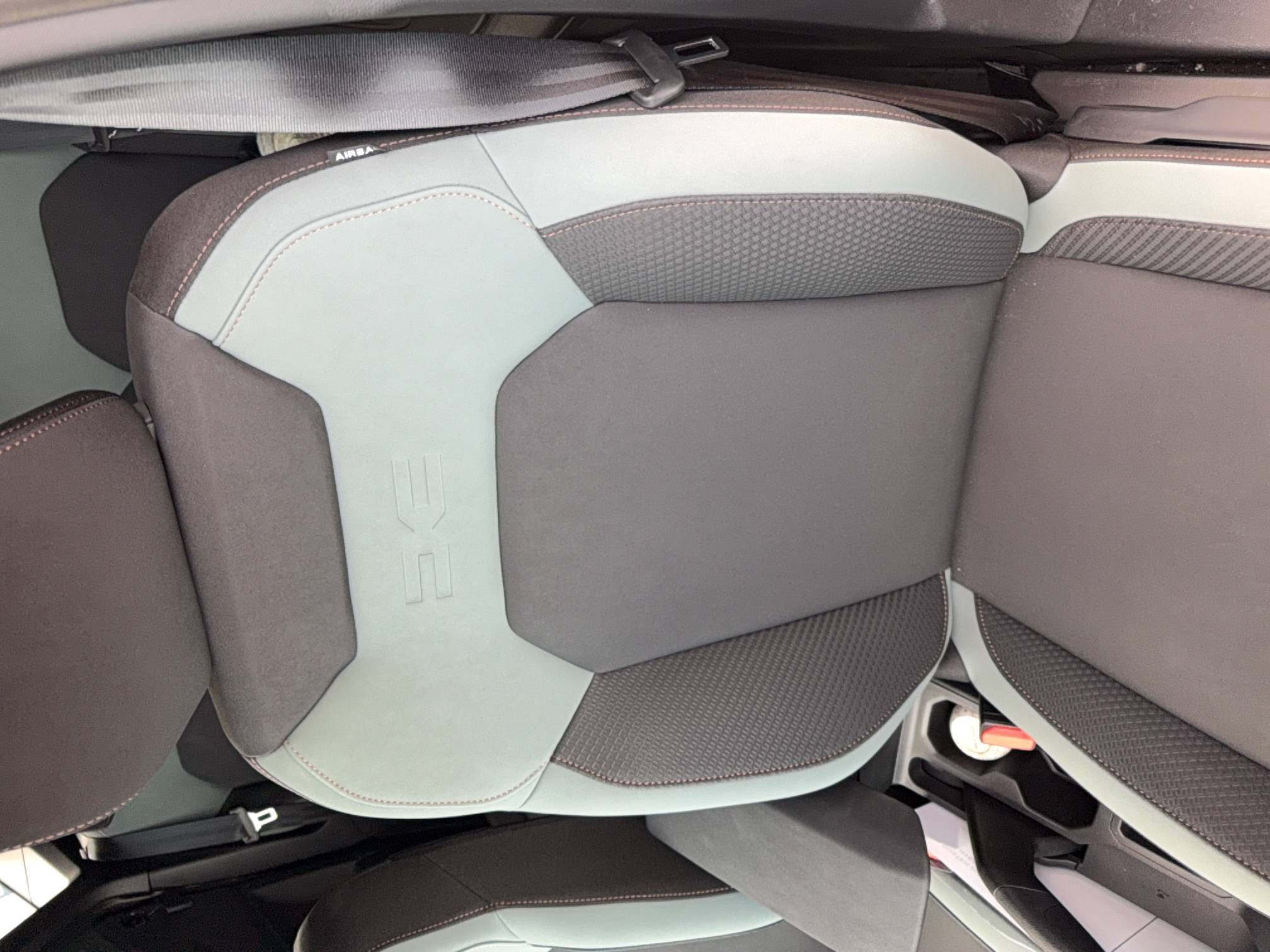 Vente en ligne Dacia Duster  Hybrid 155 au prix de 28 500 €