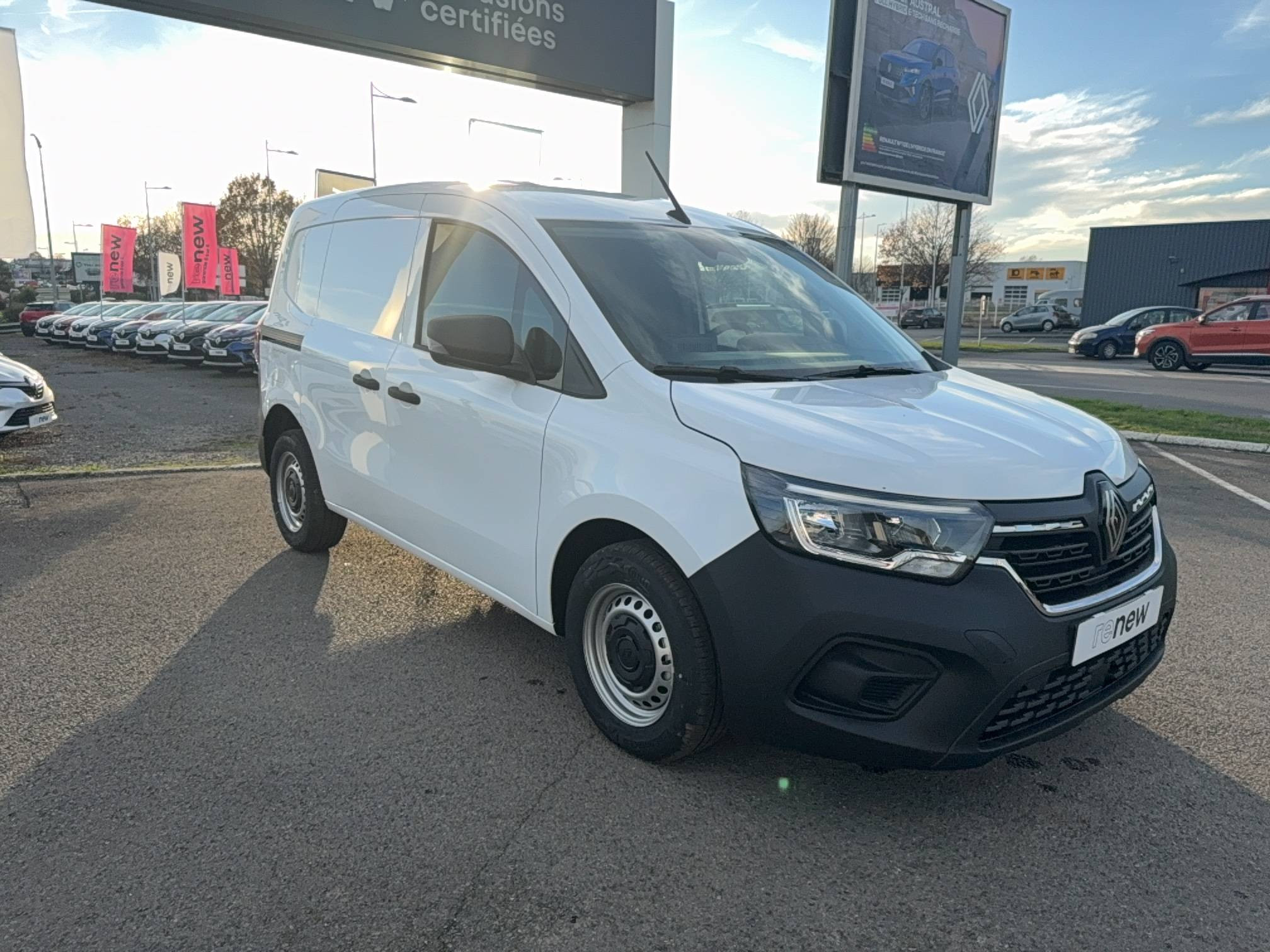 Vente en ligne Renault Kangoo Van  TOLE L1 BLUE DCI 95 AUTO au prix de 24 490 €