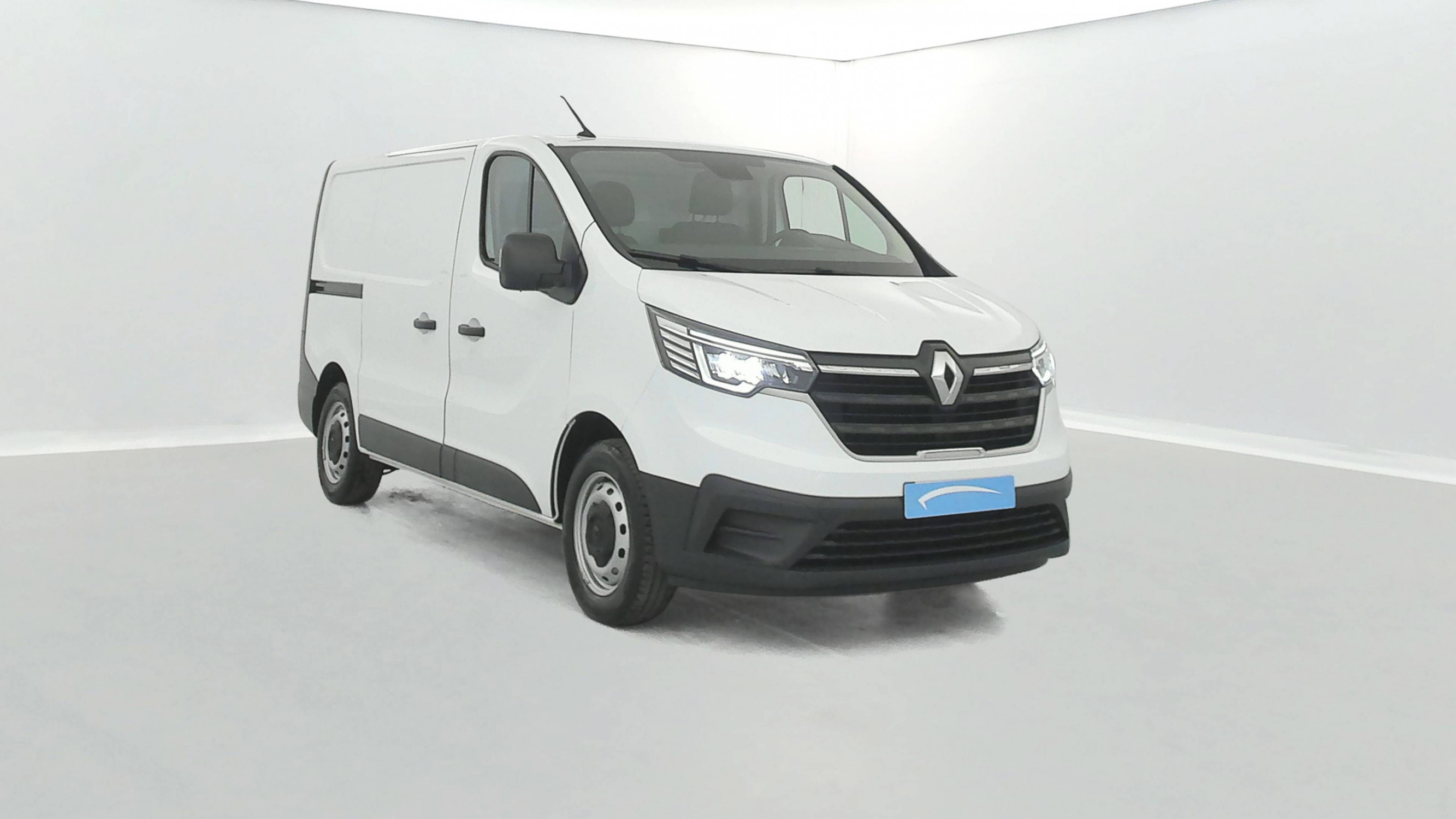 Vente en ligne Renault Trafic 3 Fourgon TRAFIC FGN L1H1 3000 KG BLUE DCI 130 au prix de 21 490 €