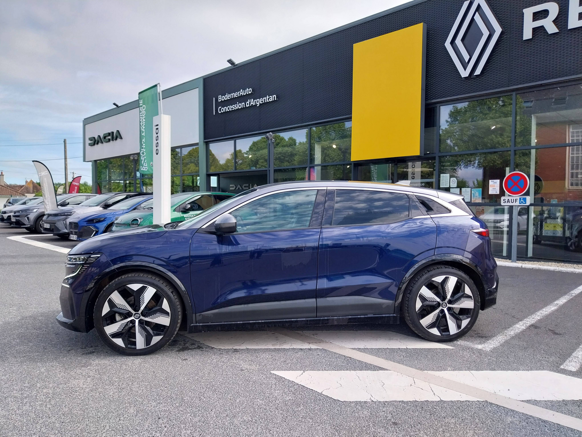 Vente en ligne Renault Megane E-Tech  EV60 220 ch optimum charge au prix de 27 490 €