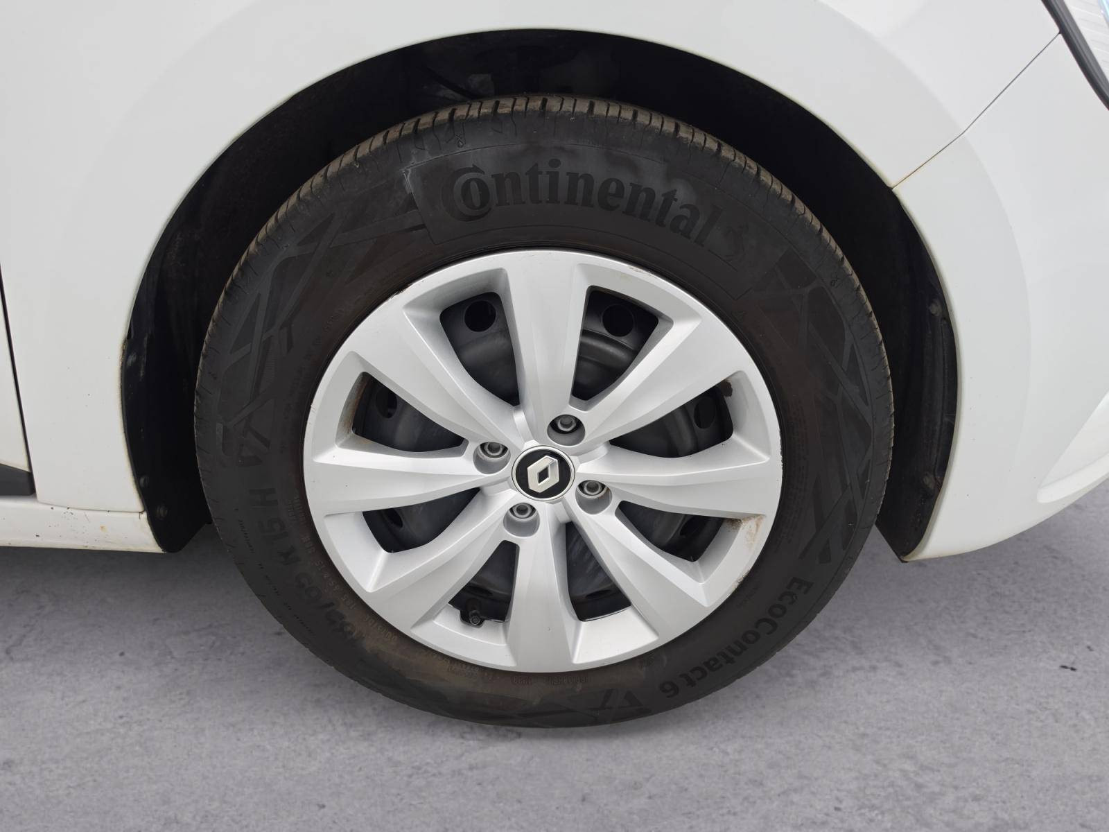 Vente en ligne Renault Clio 5 Clio SCe 65 au prix de 12 990 €