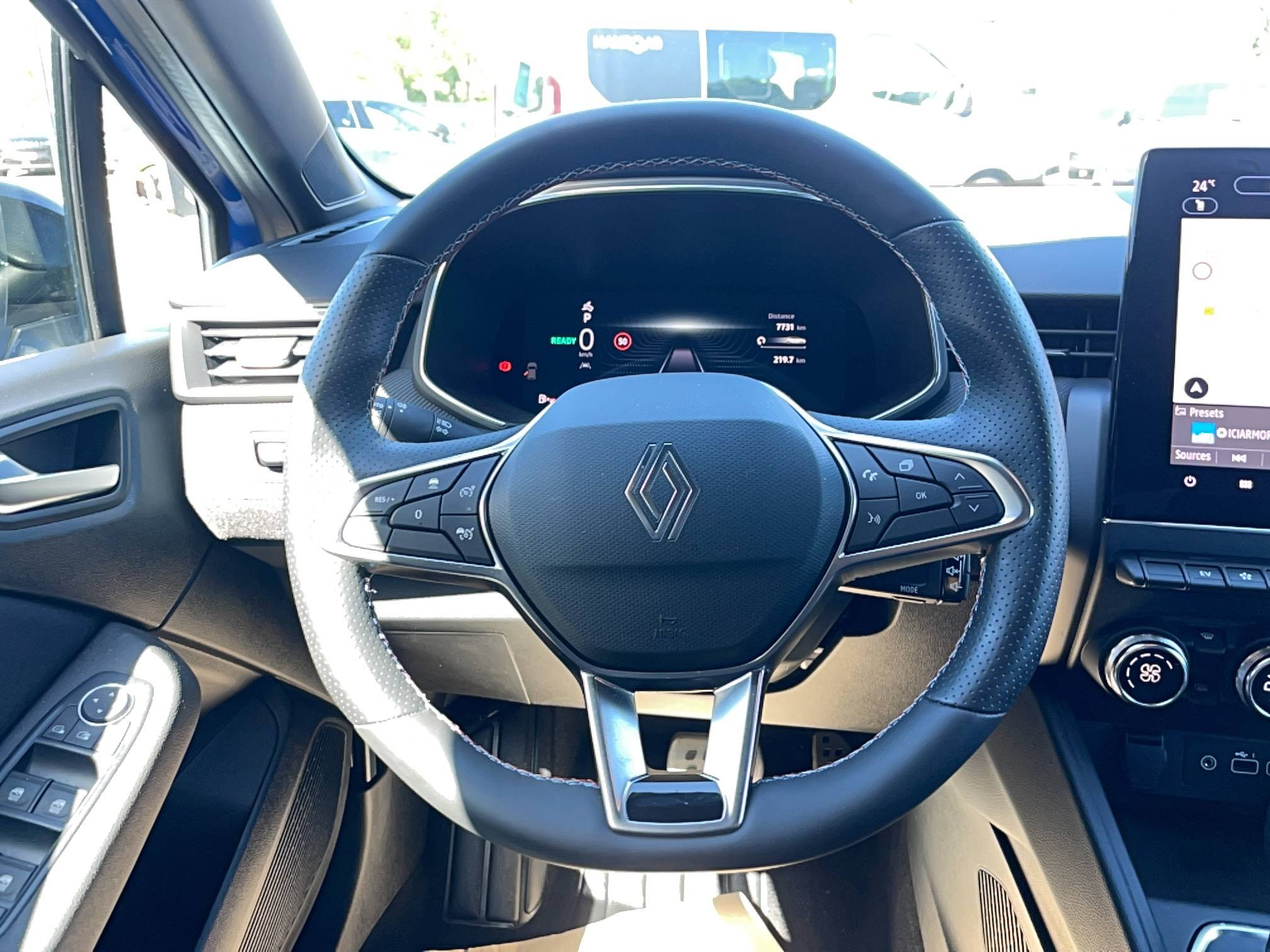 Vente en ligne Renault Clio 5 Clio E-Tech full hybrid 145 au prix de 22 990 €