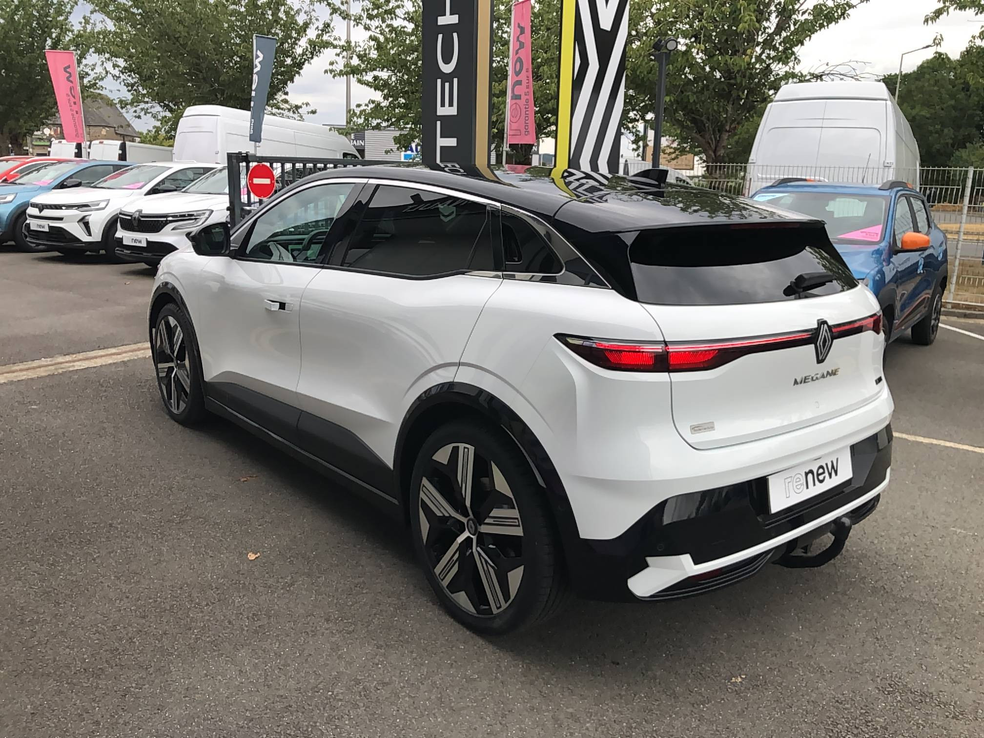 Vente en ligne Renault Megane E-Tech  EV60 220 ch super charge au prix de 26 990 €