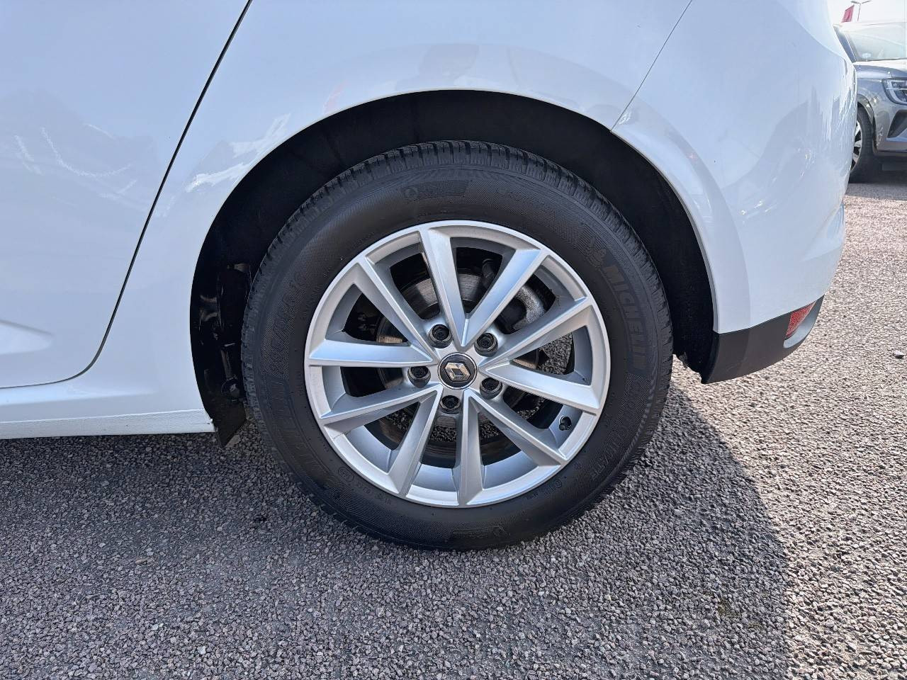 Vente en ligne Renault Megane 4 Mégane IV Berline Blue dCi 95 au prix de 14 990 €