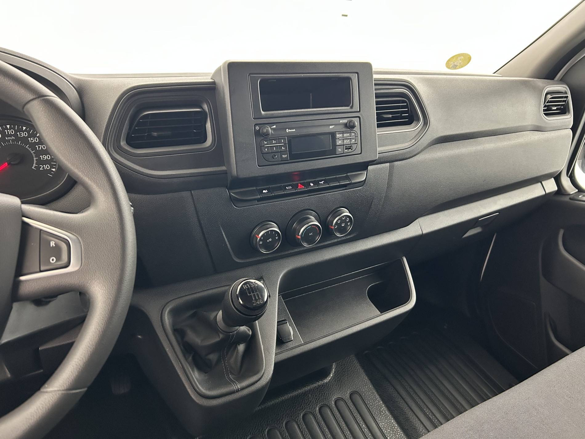 Vente en ligne Renault Master Fourgon MASTER FGN TRAC F3500 L2H2 BLUE DCI 135 au prix de 25 490 €