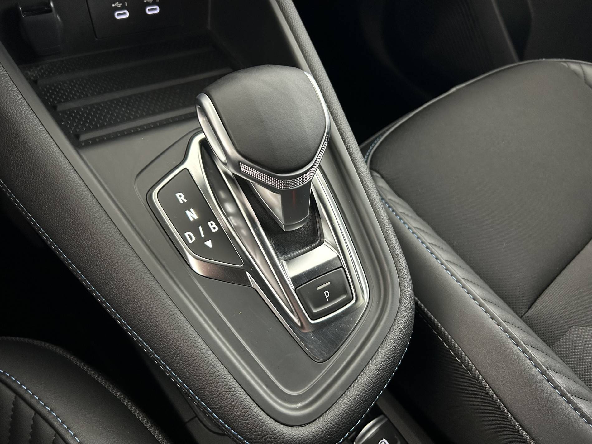 Vente en ligne Renault Symbioz  E-Tech full hybrid 145 au prix de 28 690 €