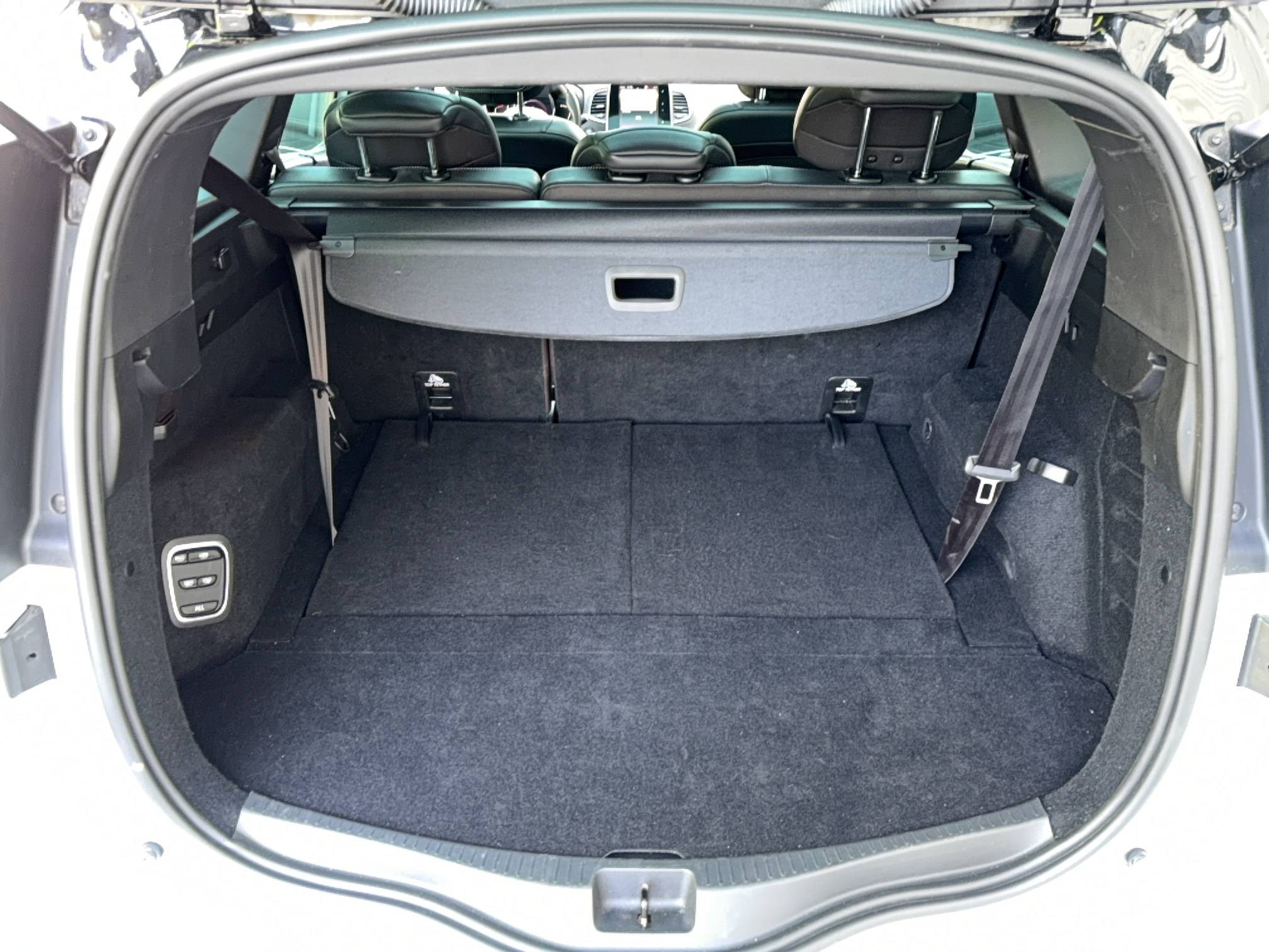 Vente en ligne Renault Grand Scenic 4 Grand Scenic TCe 140 EDC au prix de 22 590 €