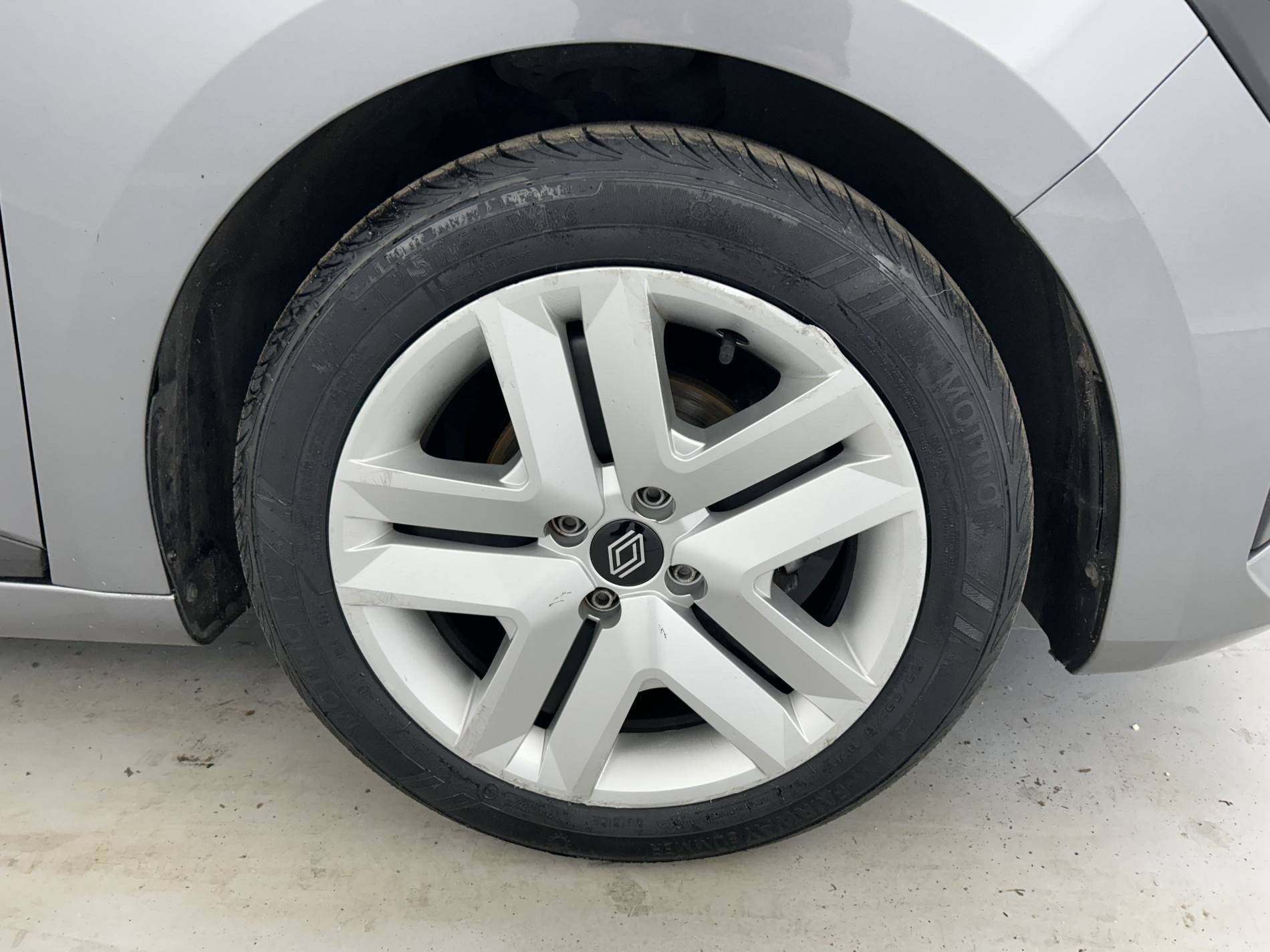 Vente en ligne Renault Clio 5 Clio TCe 90 au prix de 14 990 €