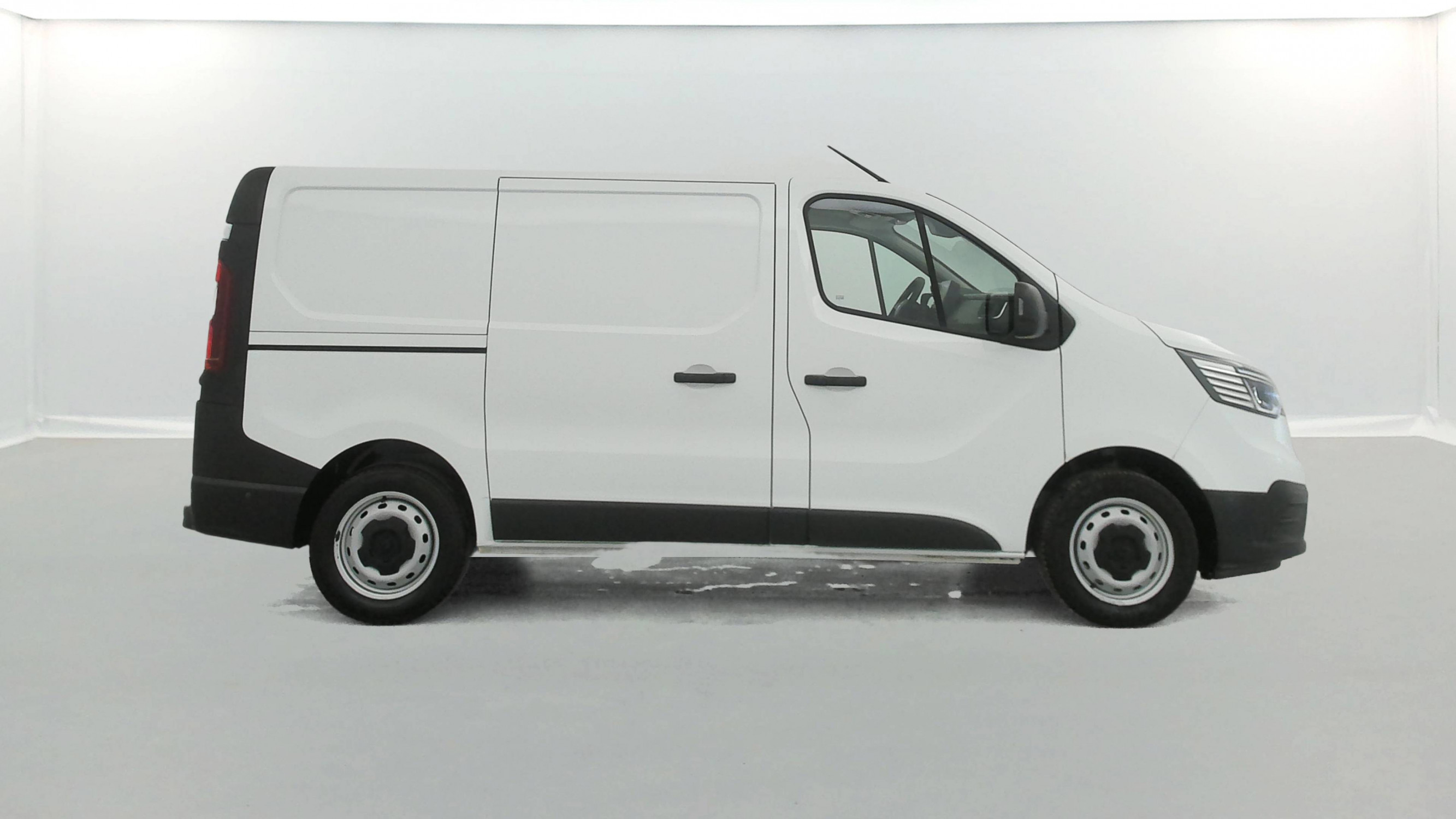 Vente en ligne Renault Trafic 3 Fourgon TRAFIC FGN L1H1 1200 KG DCI 120 au prix de 18 790 €