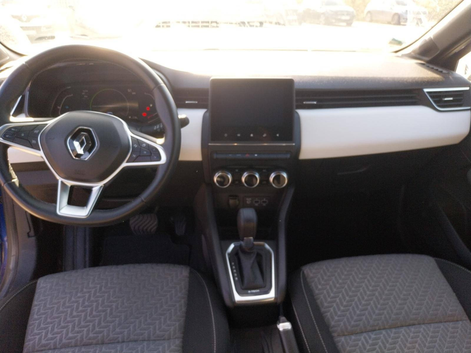 Vente en ligne Renault Clio 5 Clio E-Tech 140 - 21N au prix de 15 990 €