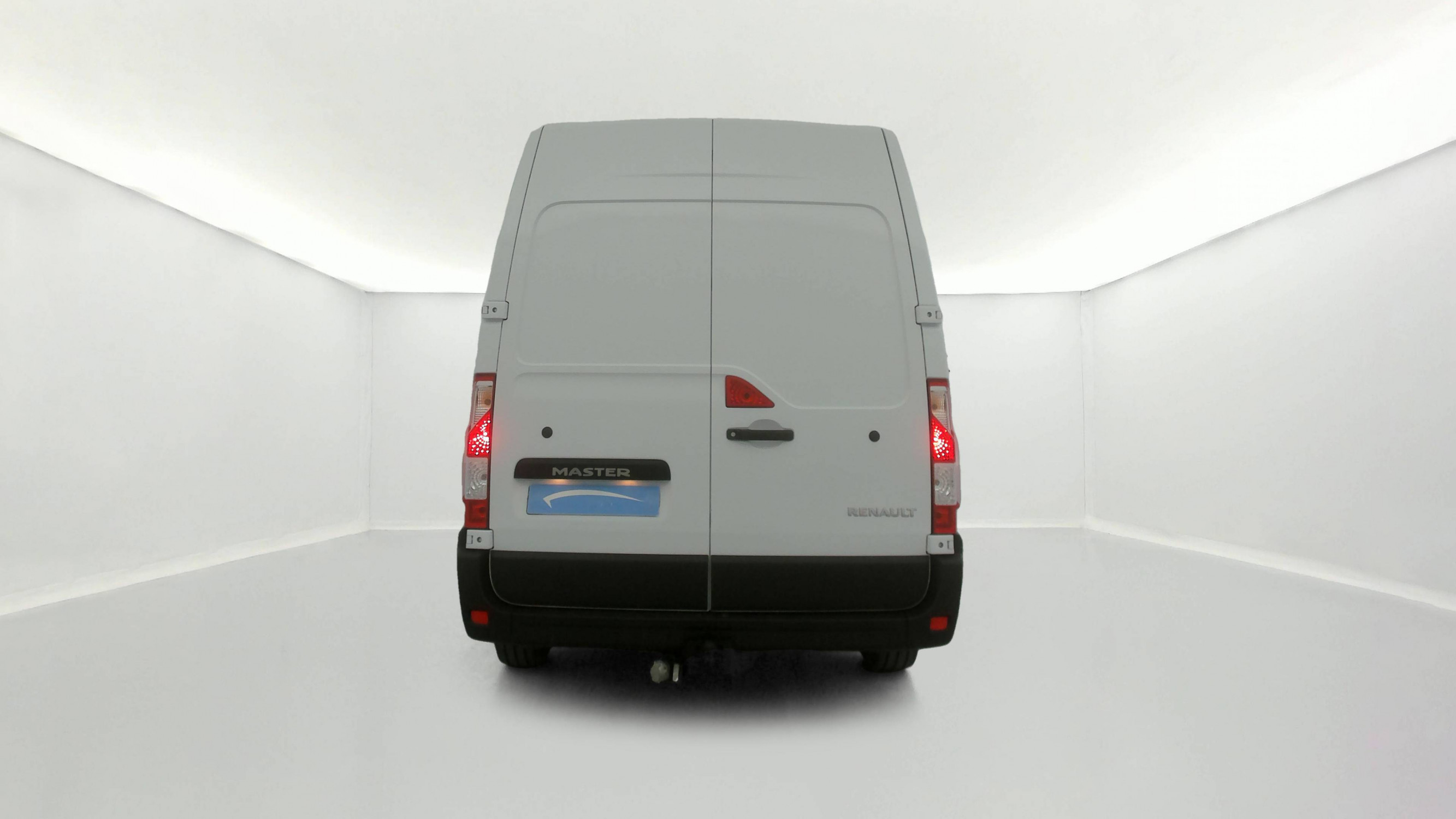 Vente en ligne Renault Master Fourgon MASTER FGN TRAC F3500 L2H2 BLUE DCI 135 au prix de 26 990 €