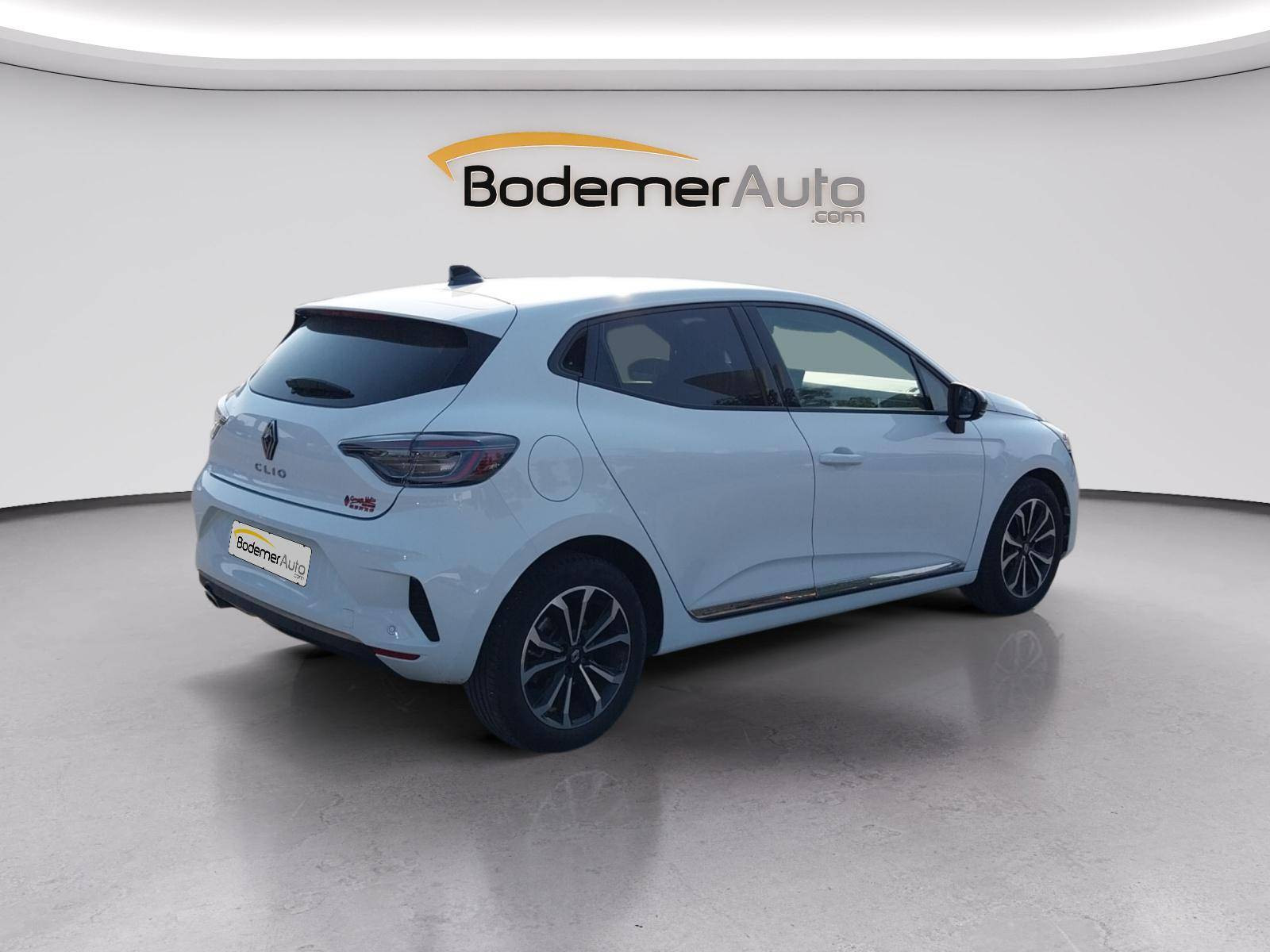Vente en ligne Renault Clio 5 Clio TCe 90 au prix de 17 000 €